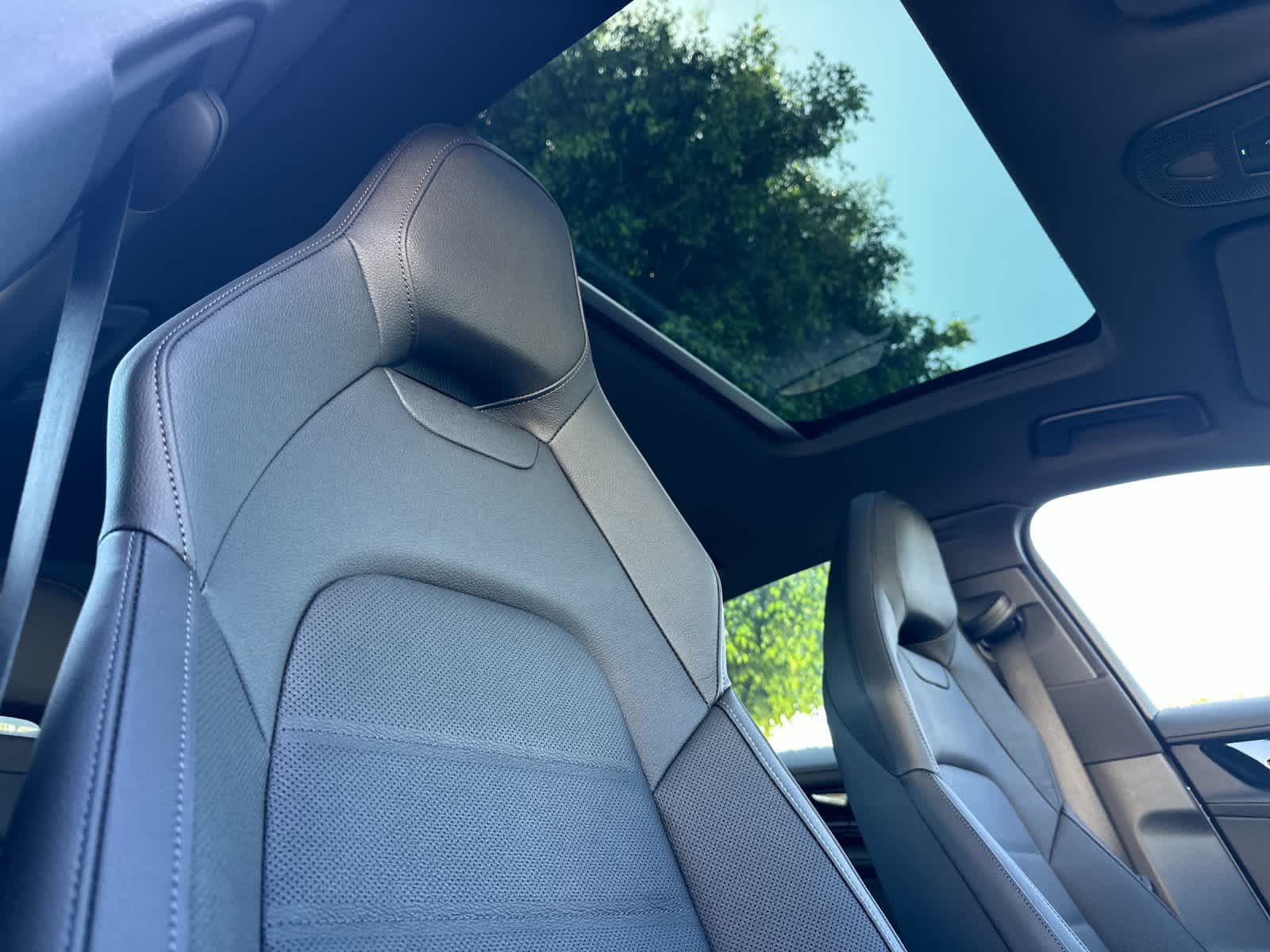 Thumbnail: 2026 Porsche Panamera - 17