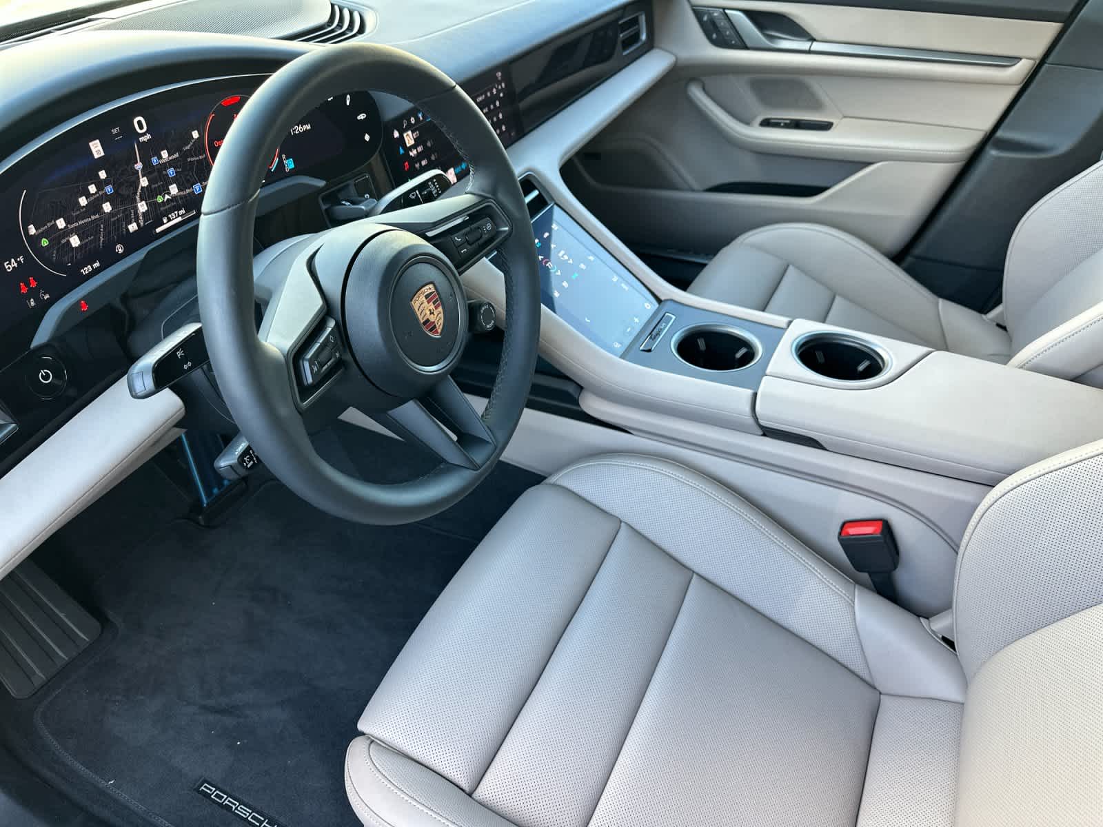 Thumbnail: 2026 Porsche Taycan - 4