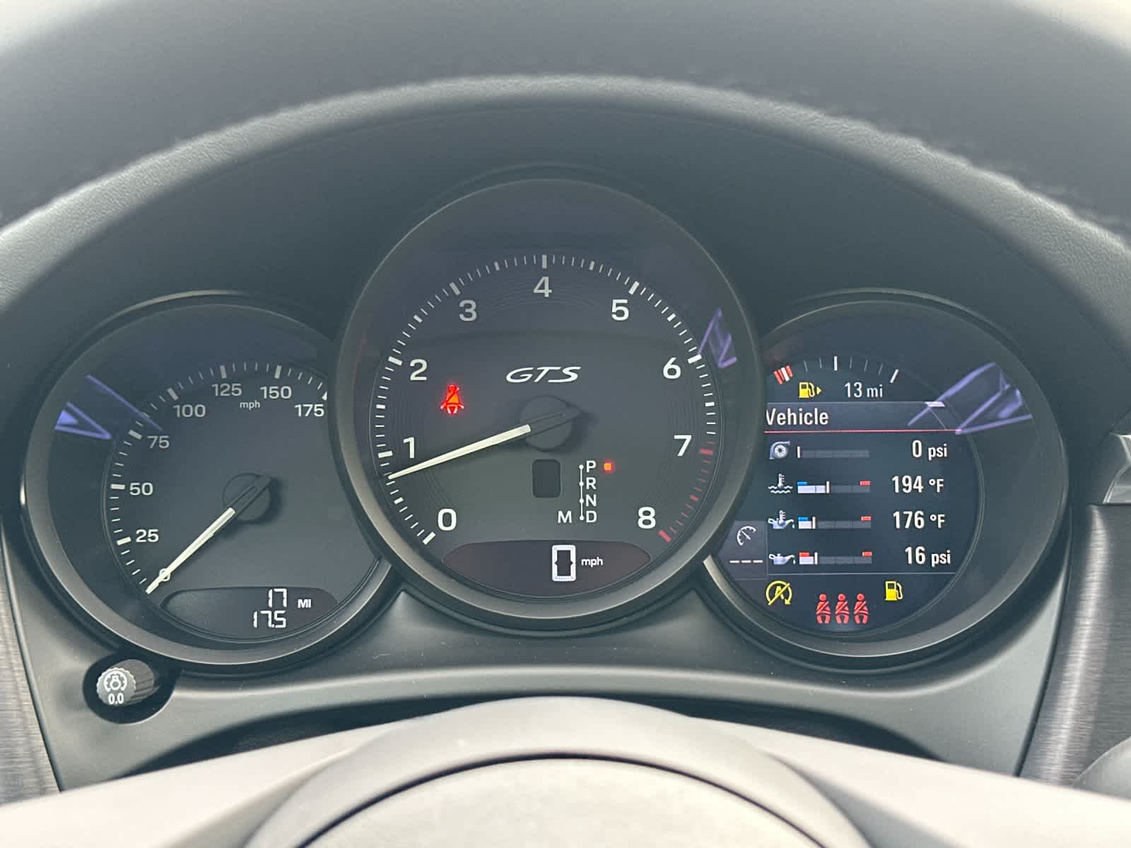 Thumbnail: 2026 Porsche Macan - 30