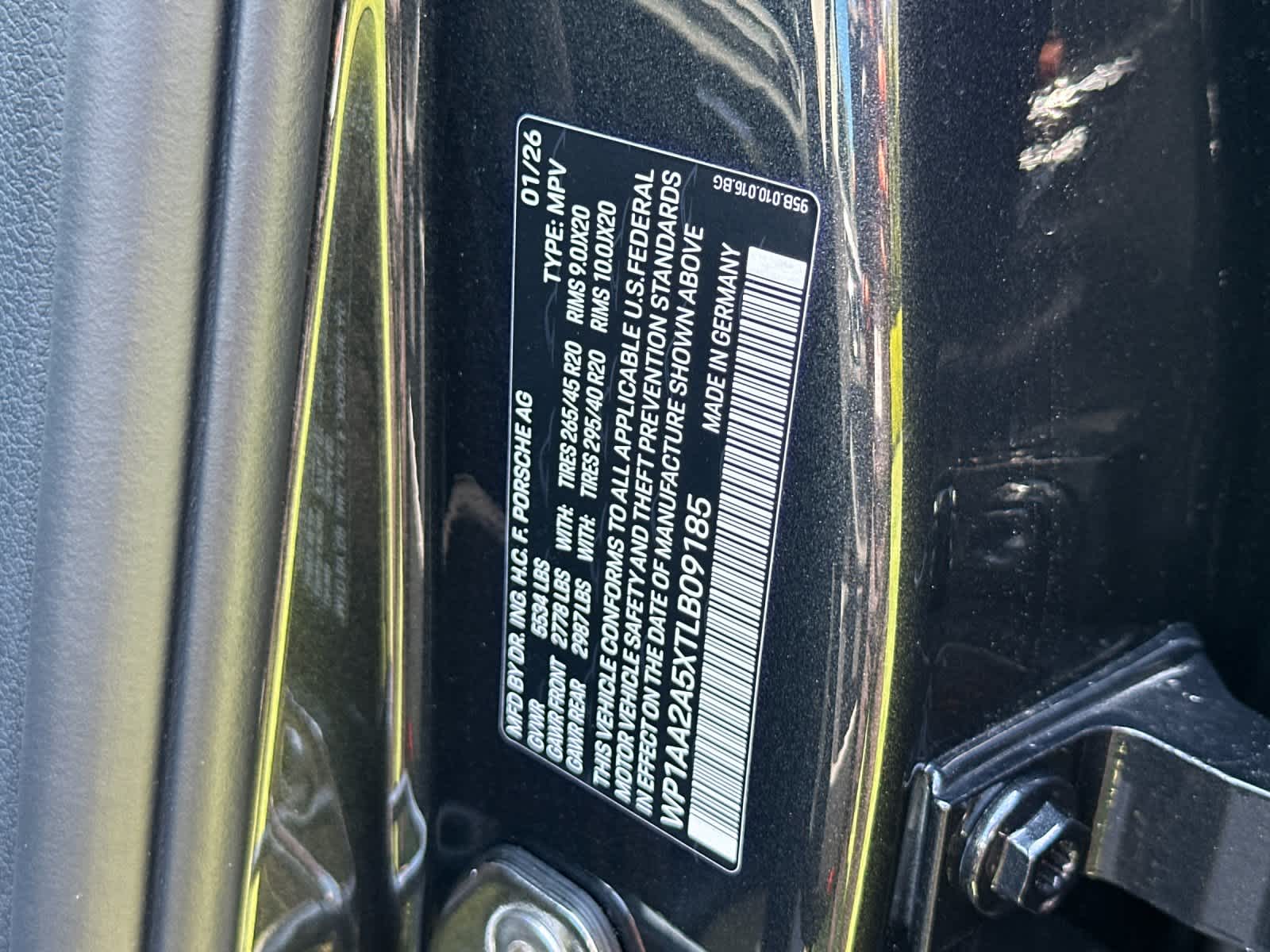 Thumbnail: 2026 Porsche Macan - 33