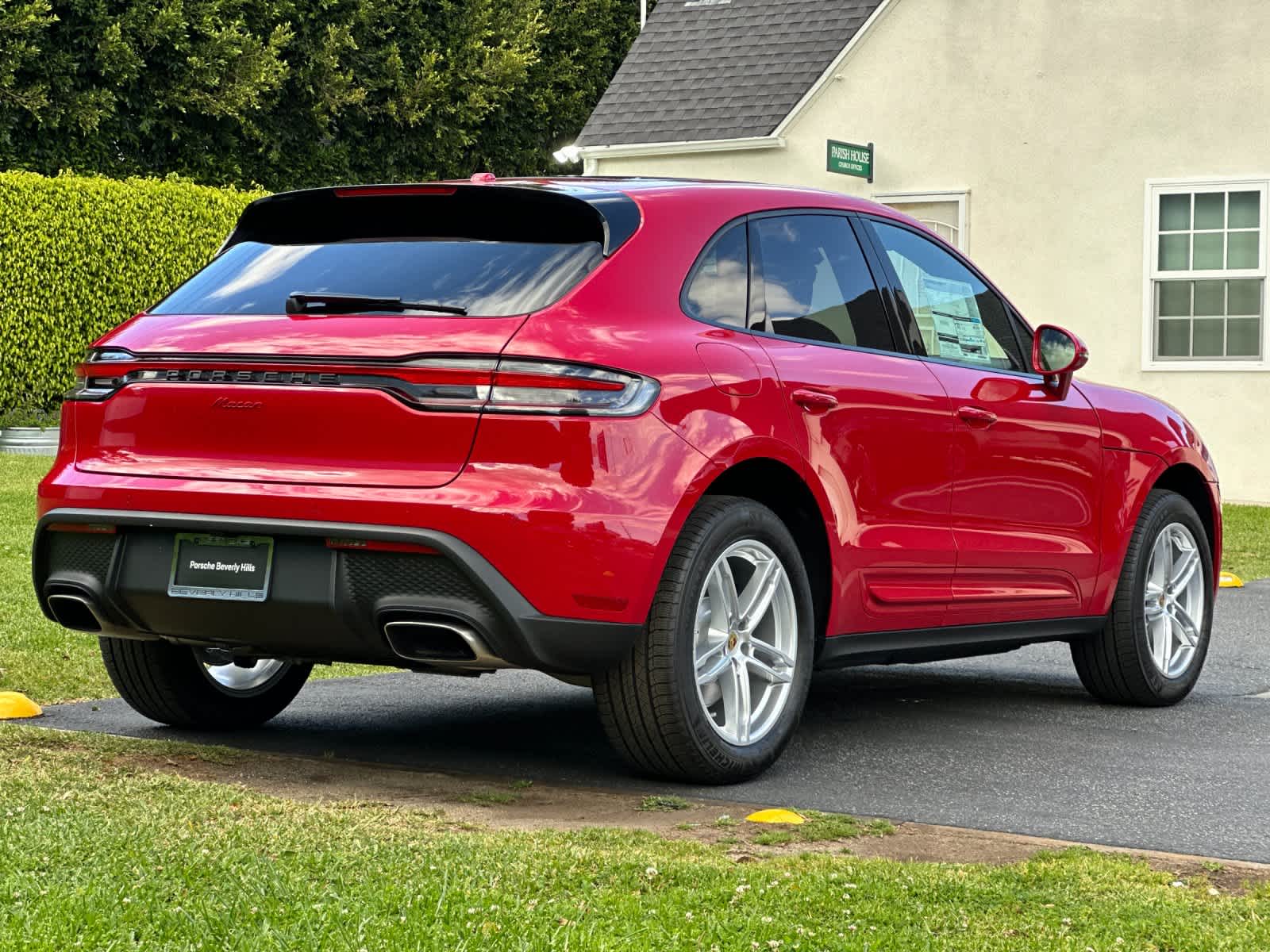 Thumbnail: 2026 Porsche Macan - 8