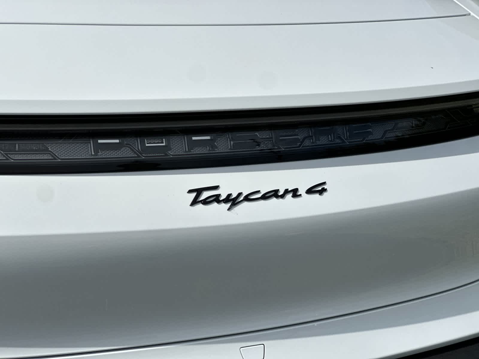 Thumbnail: 2026 Porsche Taycan - 31