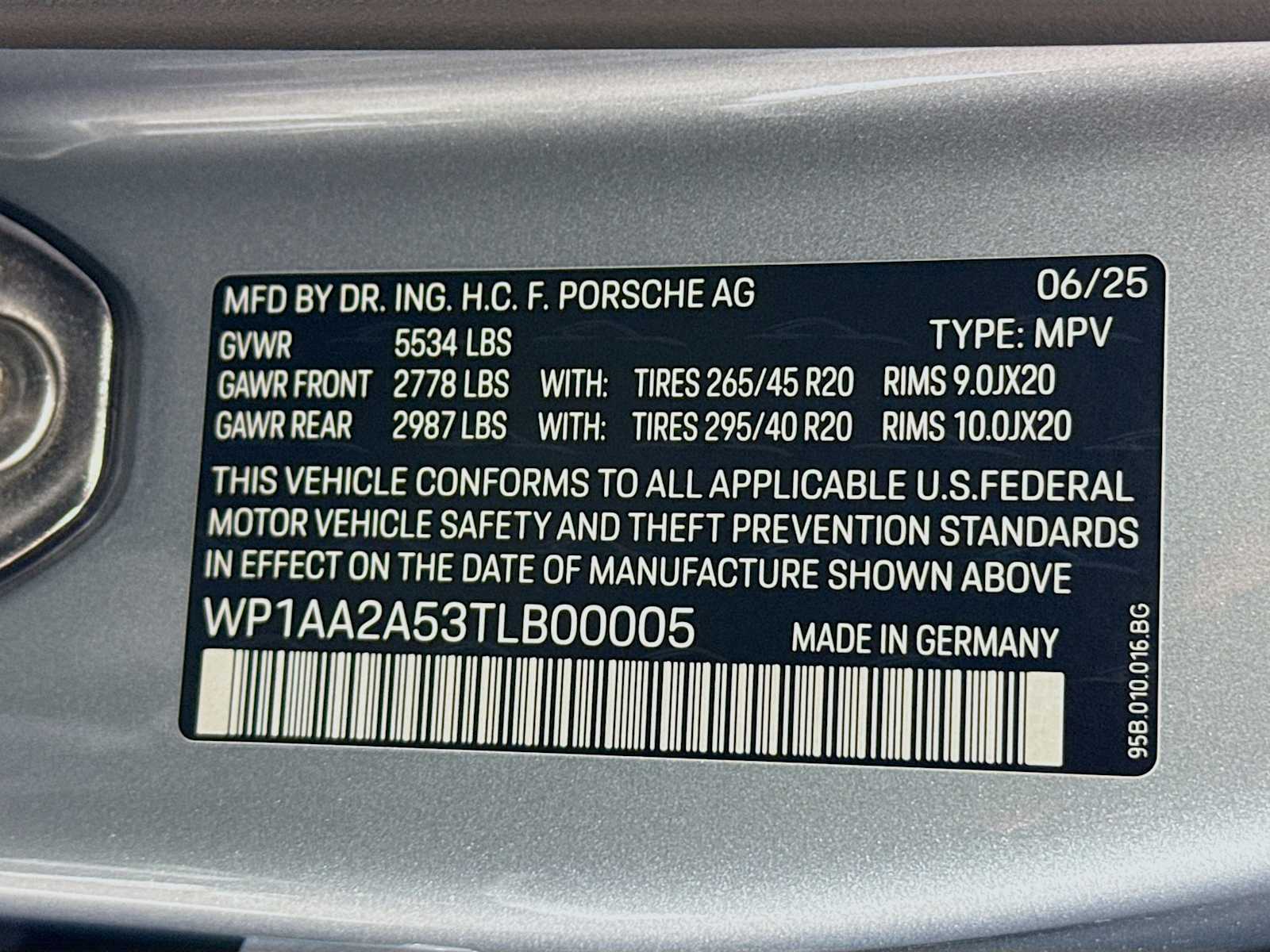 Thumbnail: 2026 Porsche Macan - 25