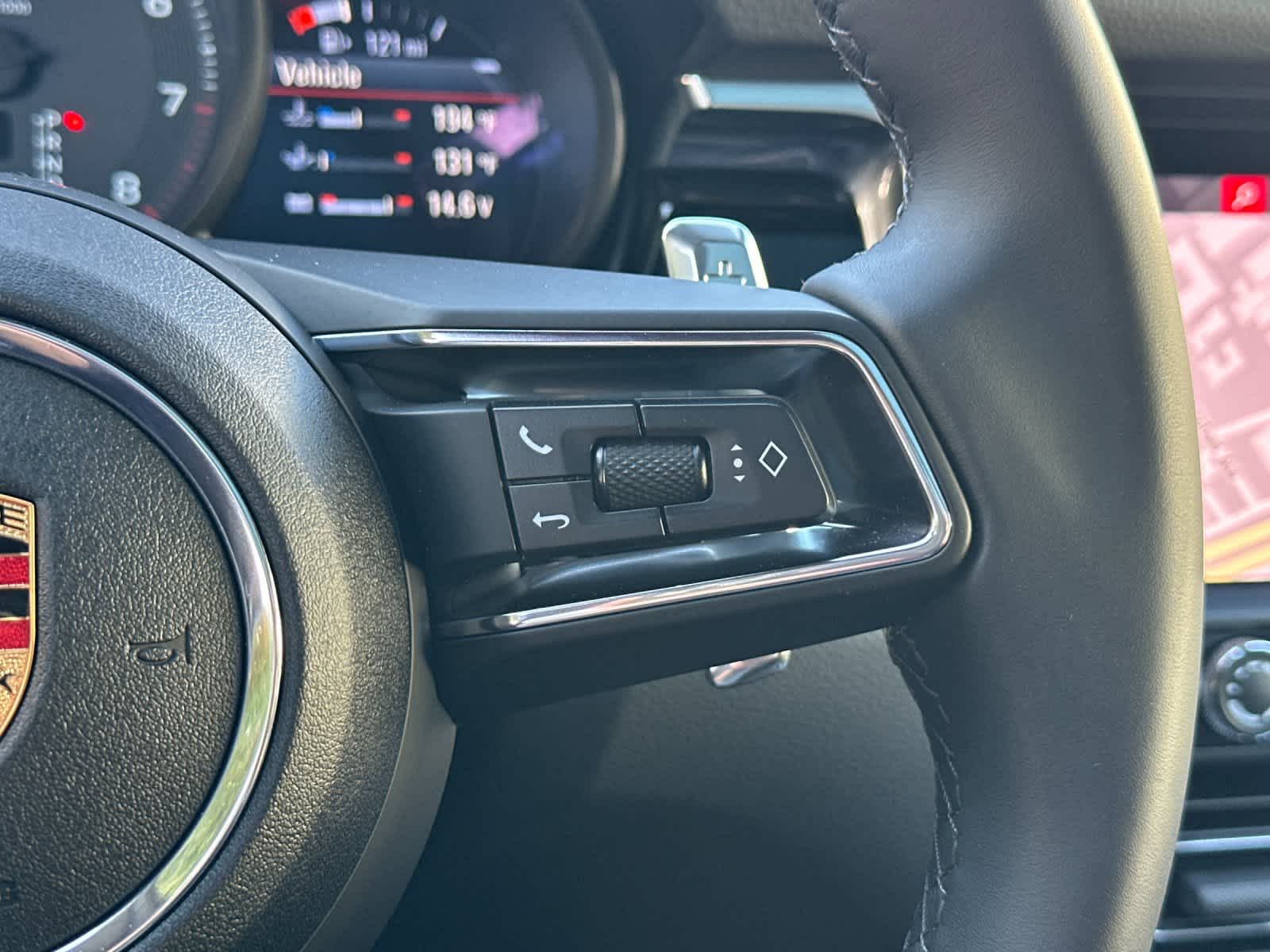 Thumbnail: 2025 Porsche Macan - 28