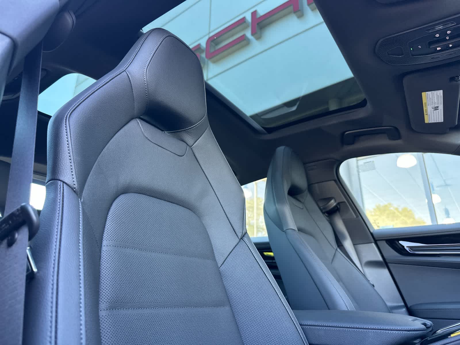 Thumbnail: 2026 Porsche Panamera - 17