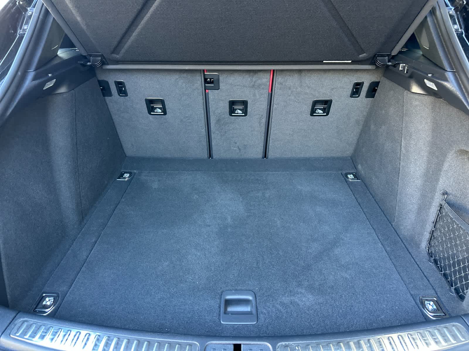 Thumbnail: 2022 Porsche Macan - 16