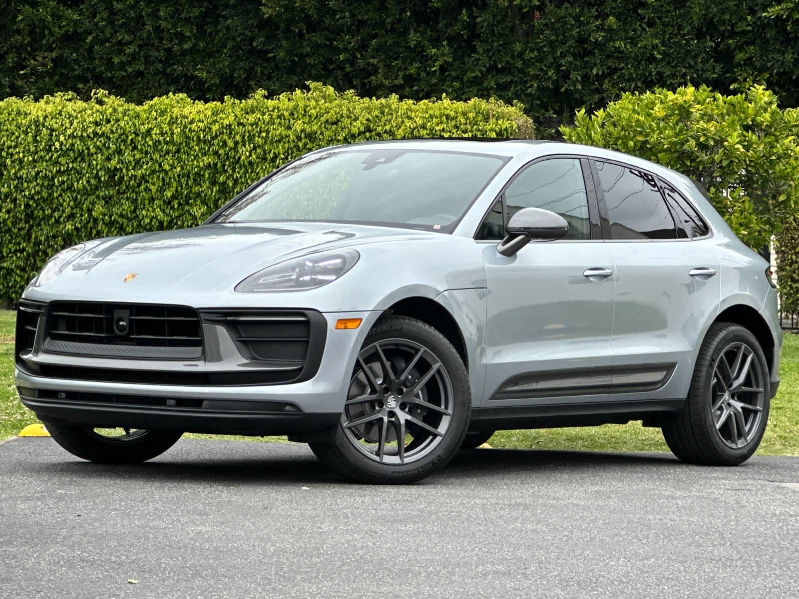 Thumbnail: 2026 Porsche Macan - 1
