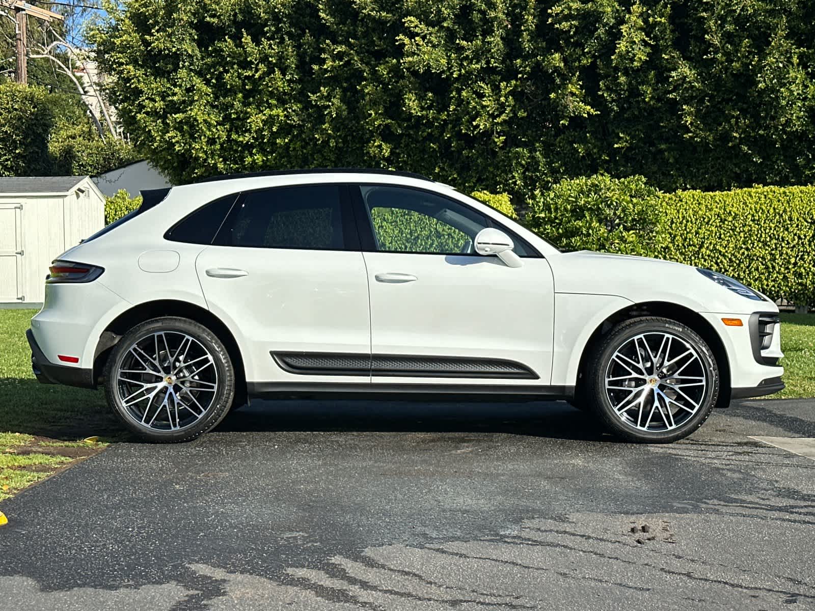 Thumbnail: 2026 Porsche Macan - 9