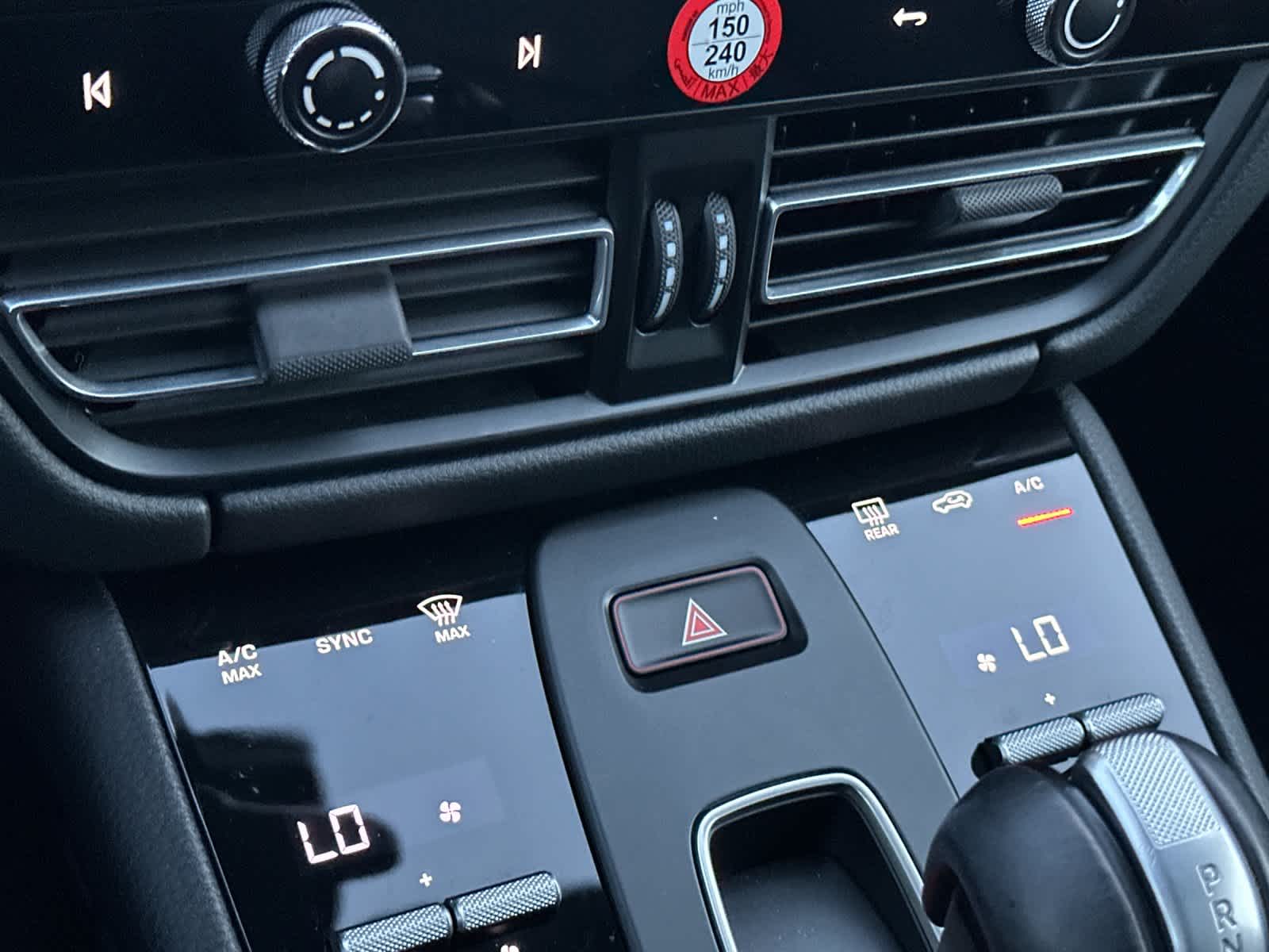 Thumbnail: 2025 Porsche Macan - 23