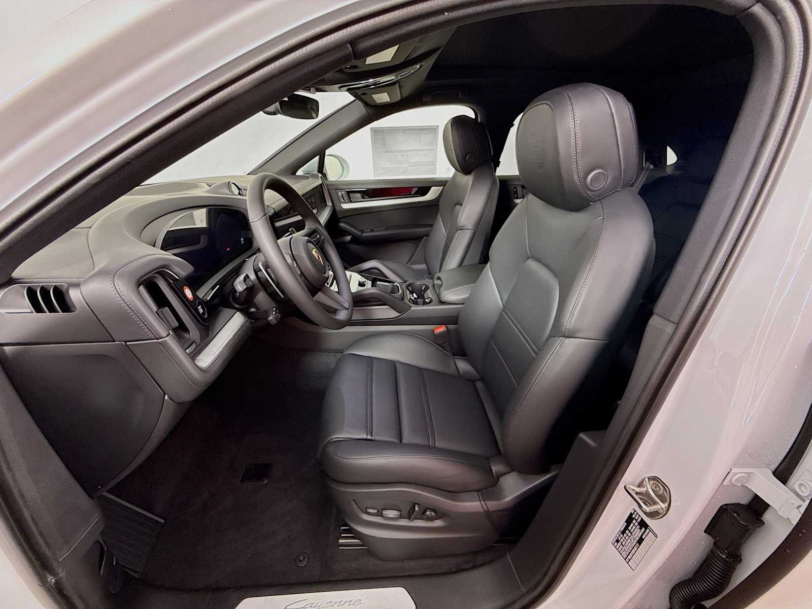 Thumbnail: 2025 Porsche Cayenne - 5