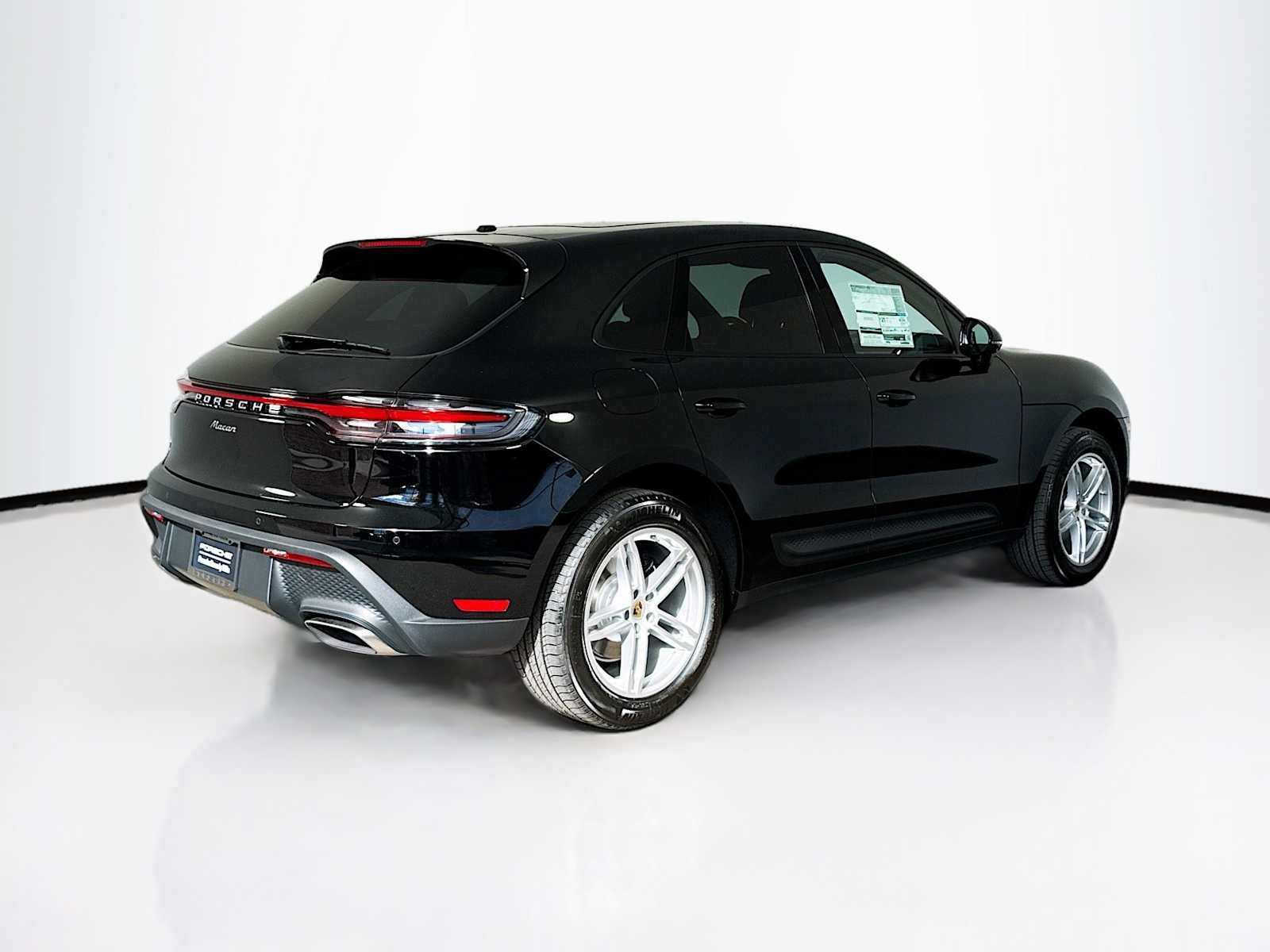 Thumbnail: 2026 Porsche Macan - 9