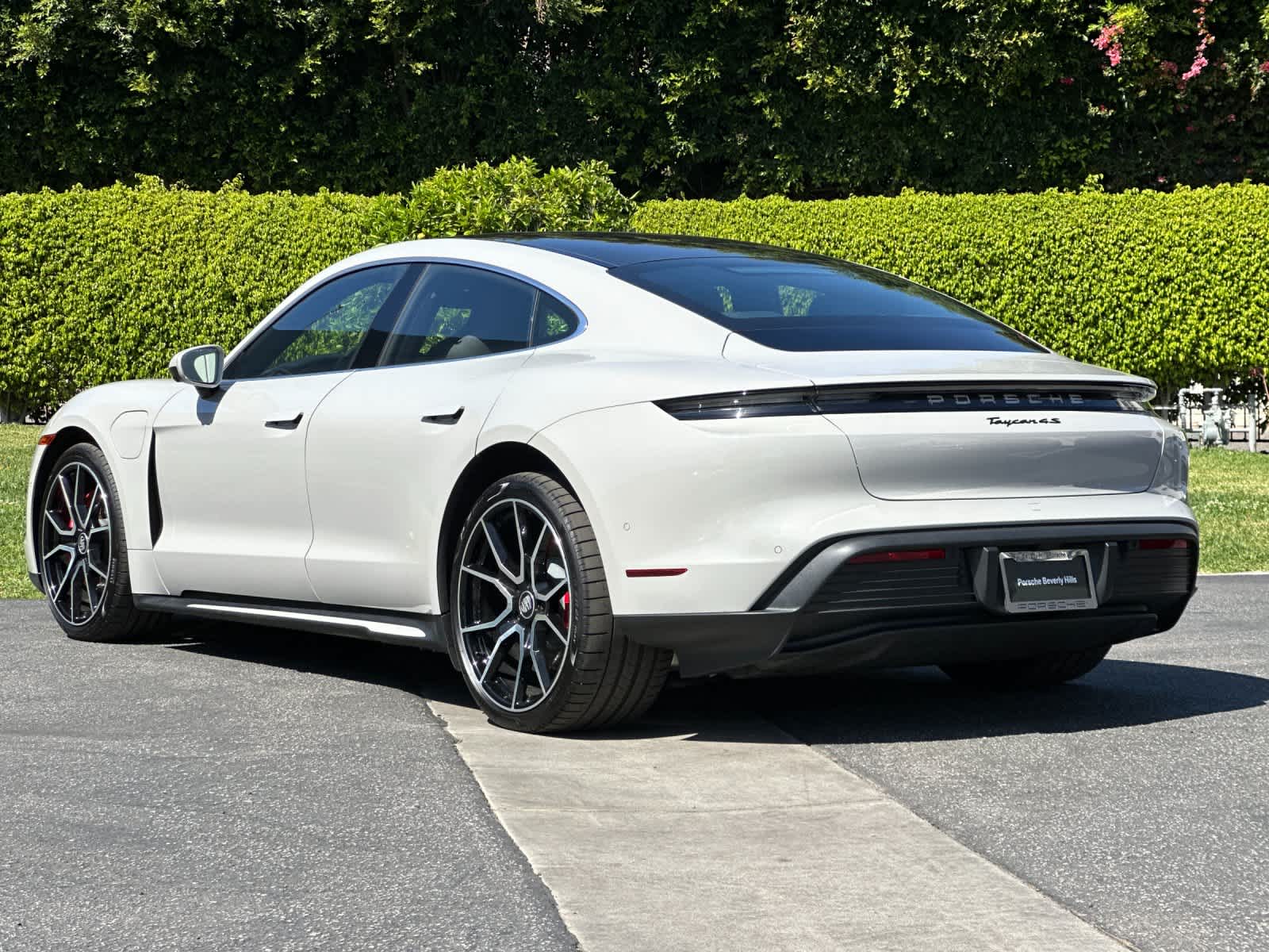 Thumbnail: 2024 Porsche Taycan - 3