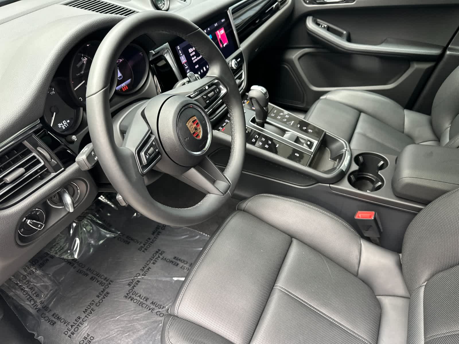 Thumbnail: 2025 Porsche Macan - 3