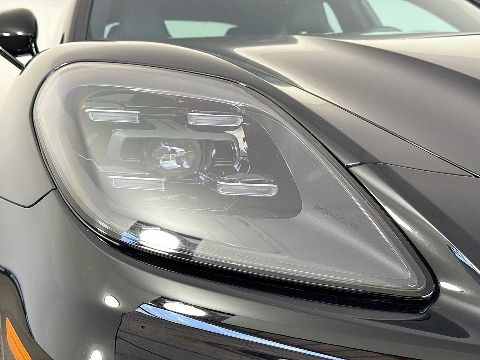 Thumbnail: 2025 Porsche Panamera - 27