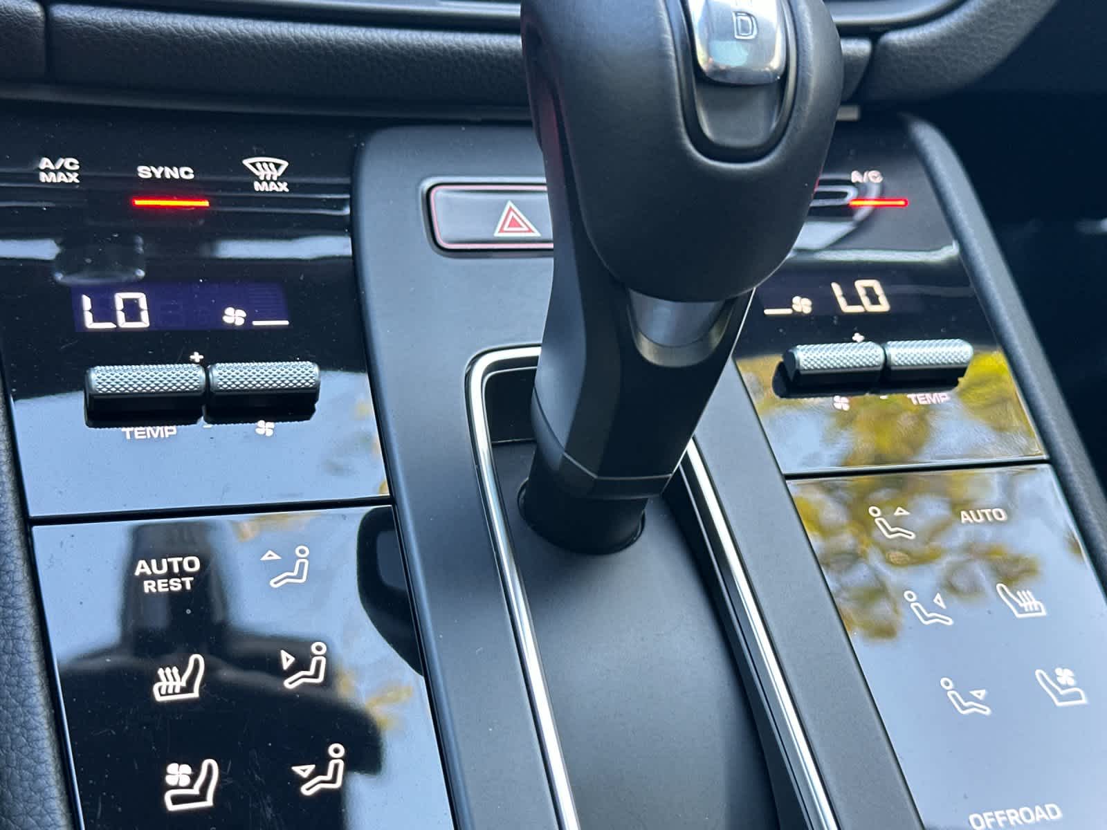 Thumbnail: 2025 Porsche Macan - 23