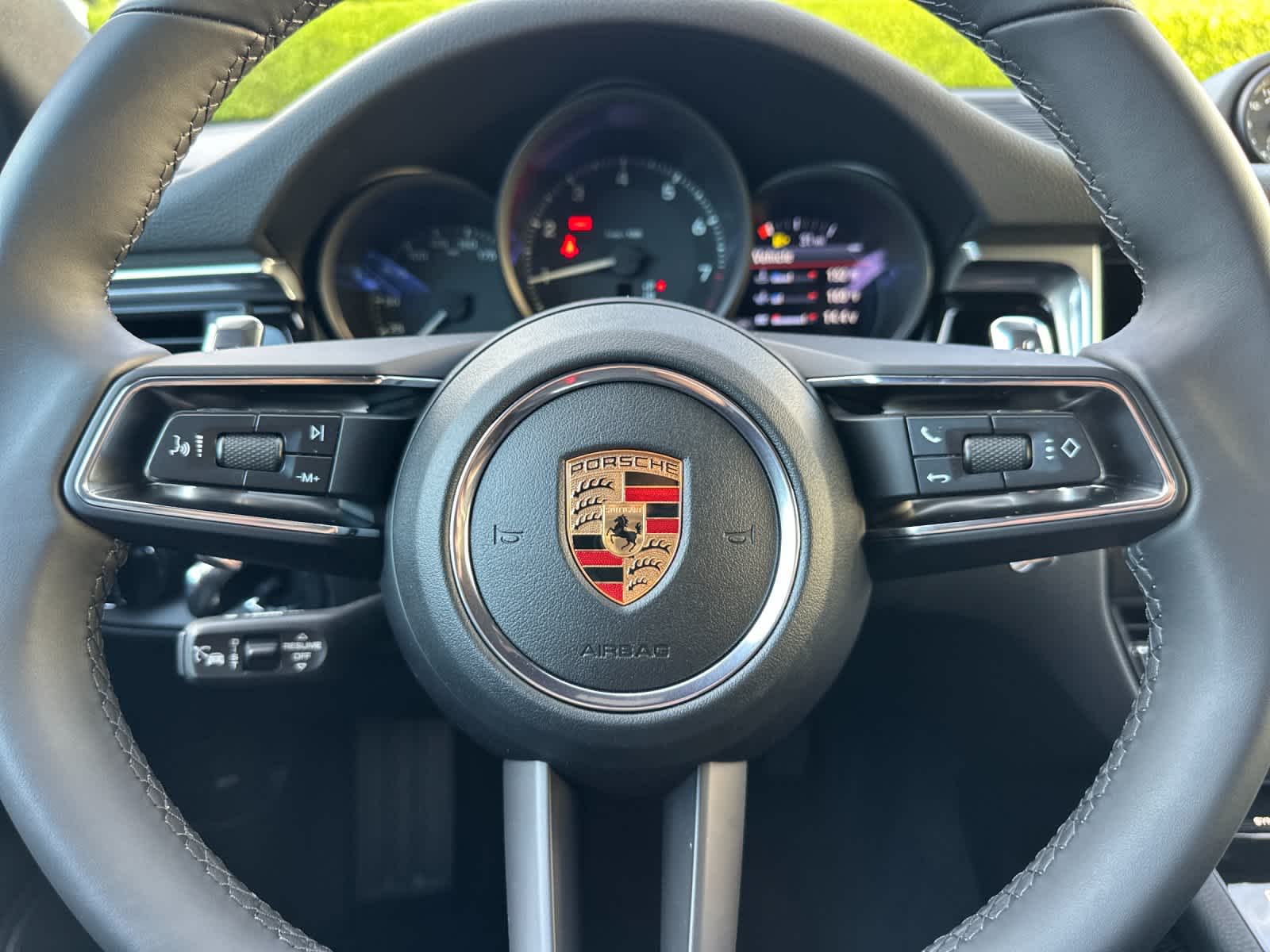 Thumbnail: 2026 Porsche Macan - 25