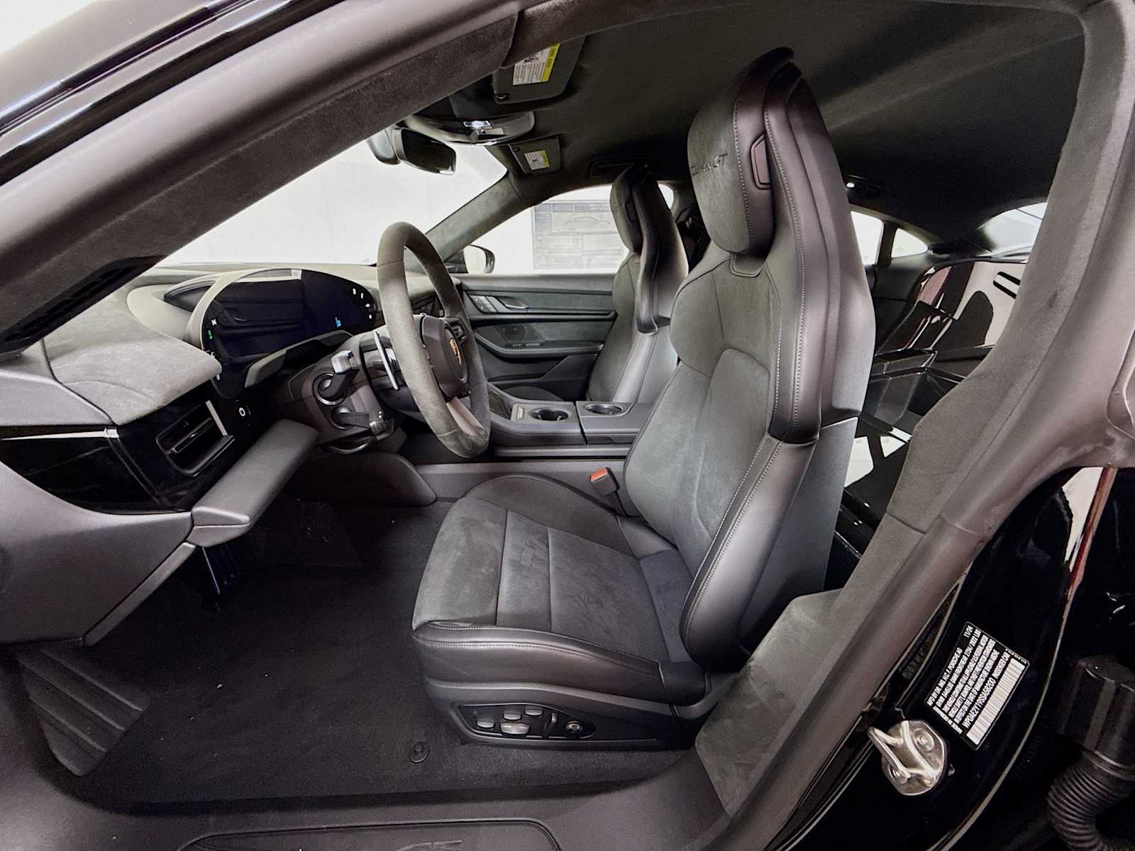 Thumbnail: 2025 Porsche Taycan - 5