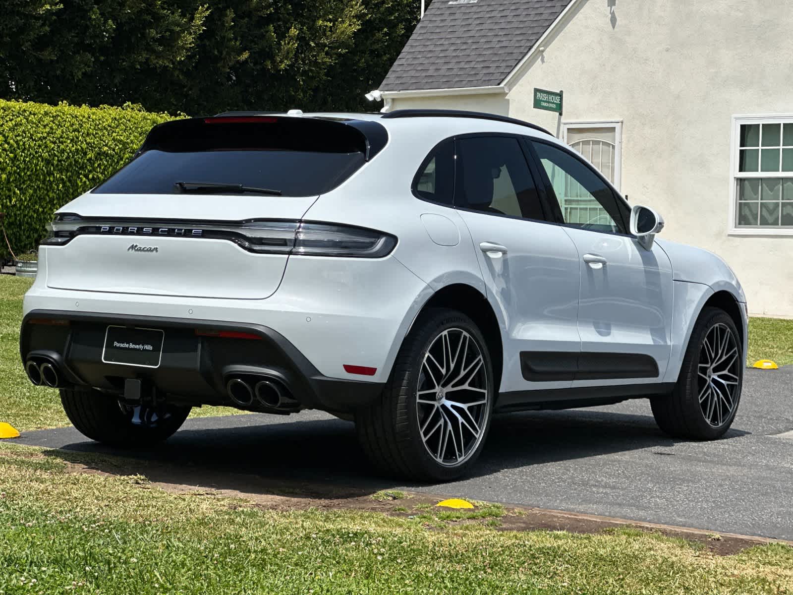 Thumbnail: 2026 Porsche Macan - 8