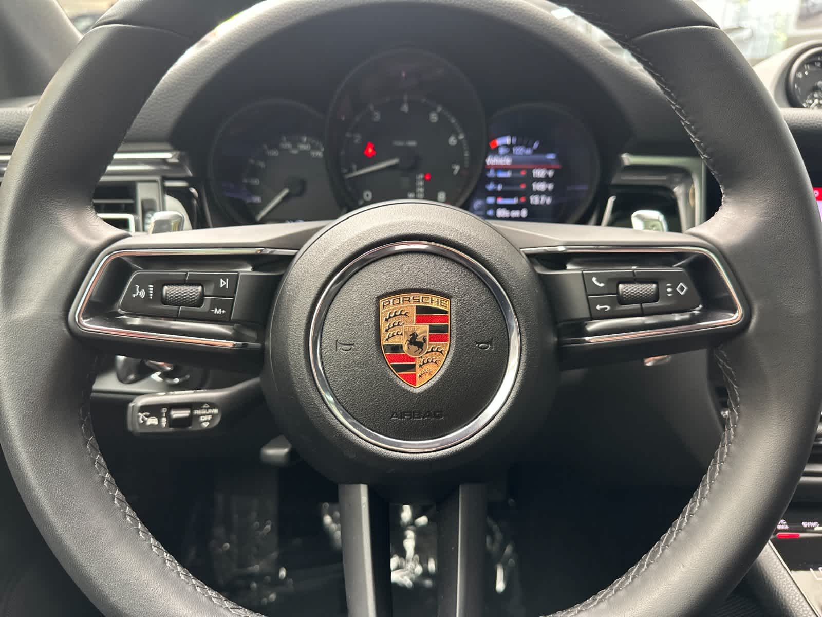 Thumbnail: 2025 Porsche Macan - 25