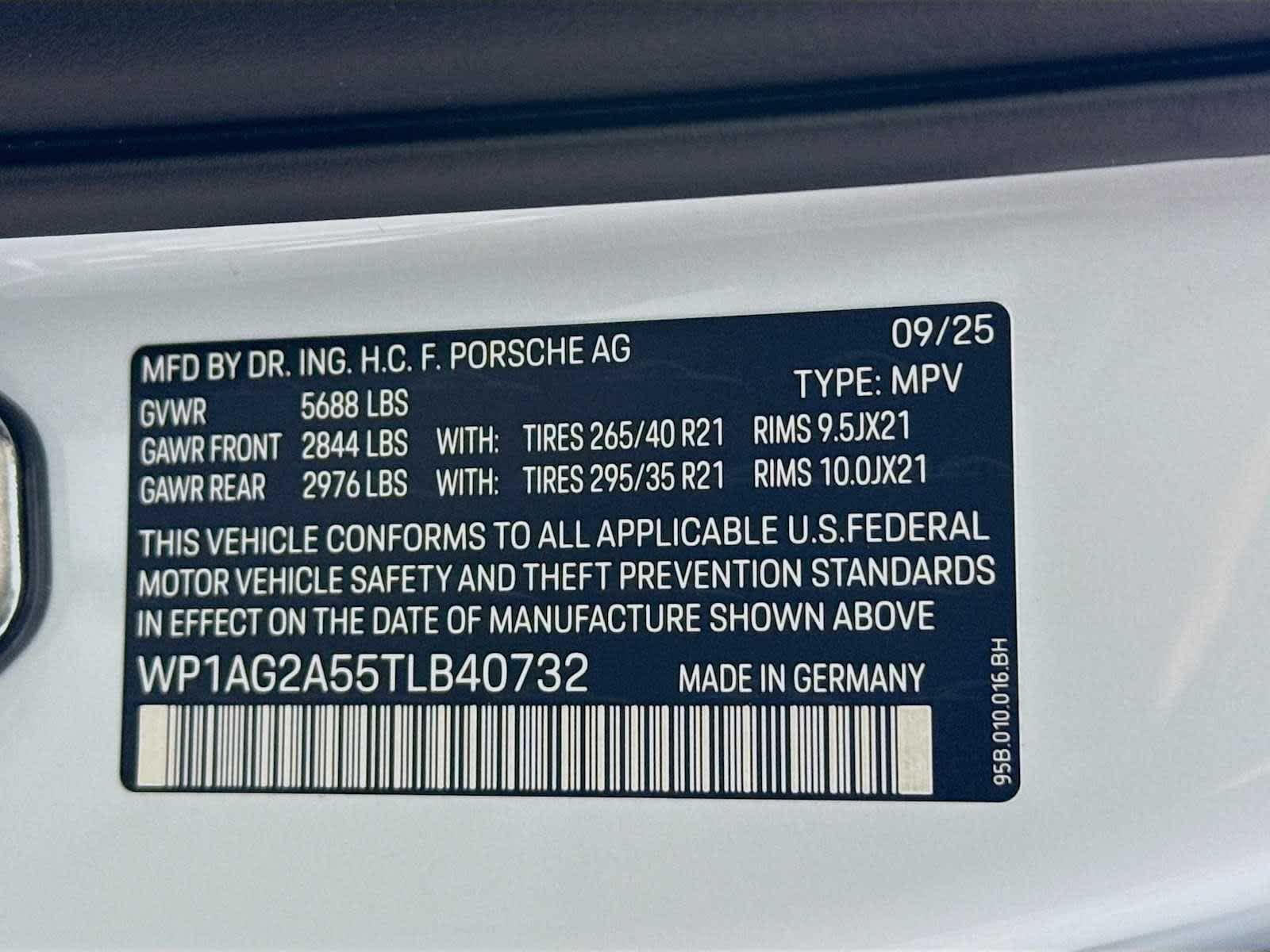 Thumbnail: 2026 Porsche Macan - 25