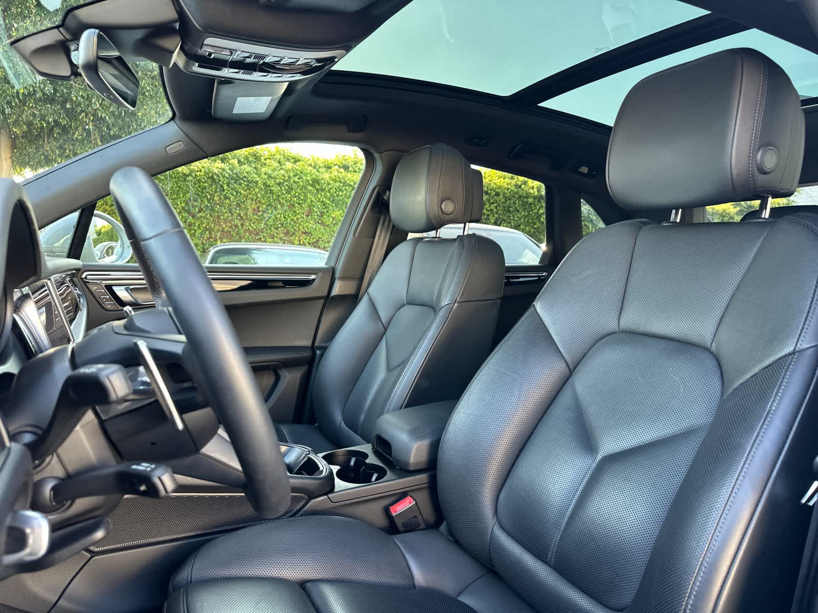 Thumbnail: 2025 Porsche Macan - 5