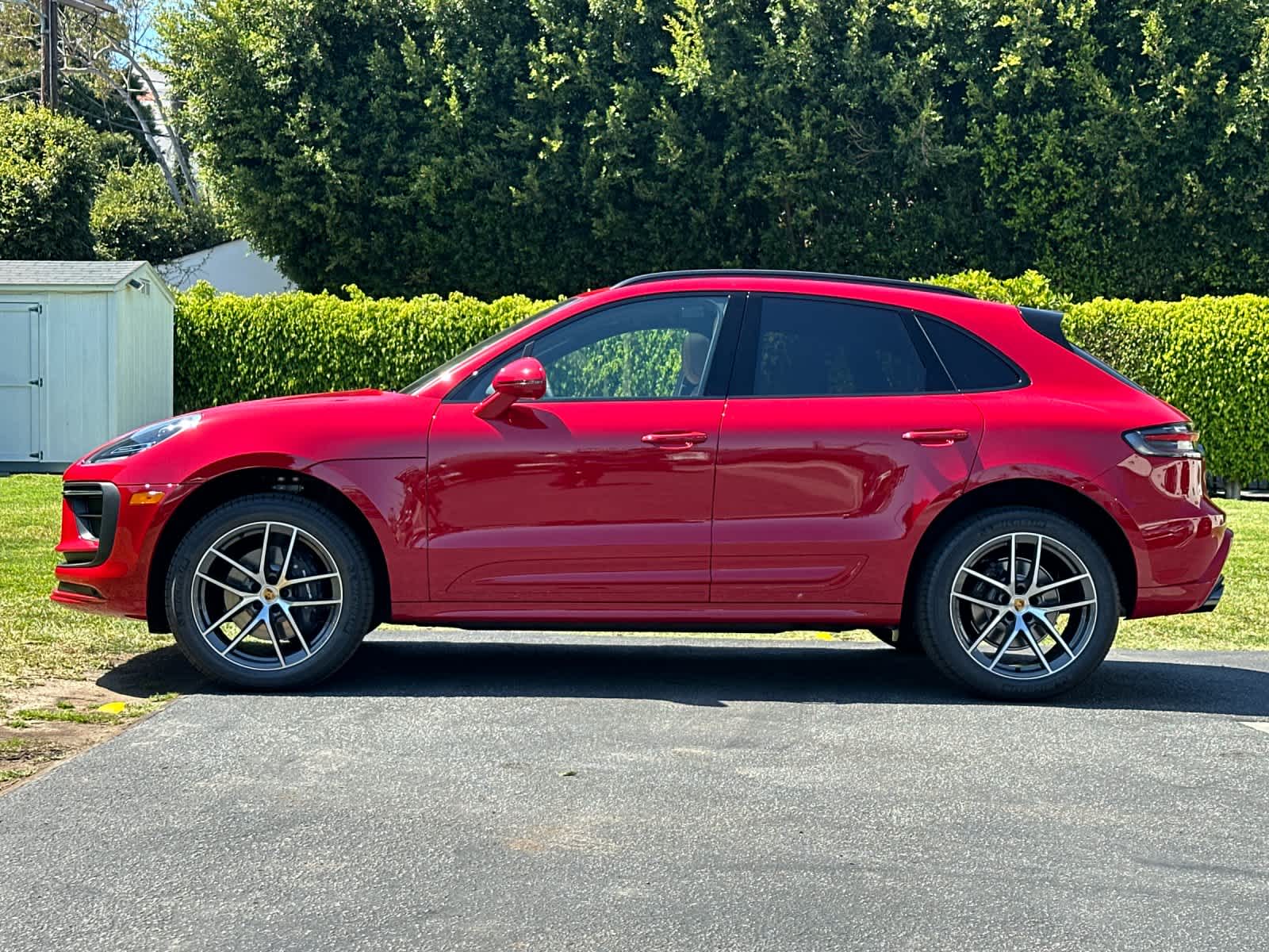 Thumbnail: 2026 Porsche Macan - 2