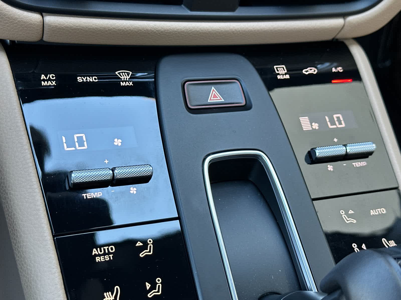 Thumbnail: 2025 Porsche Macan - 23