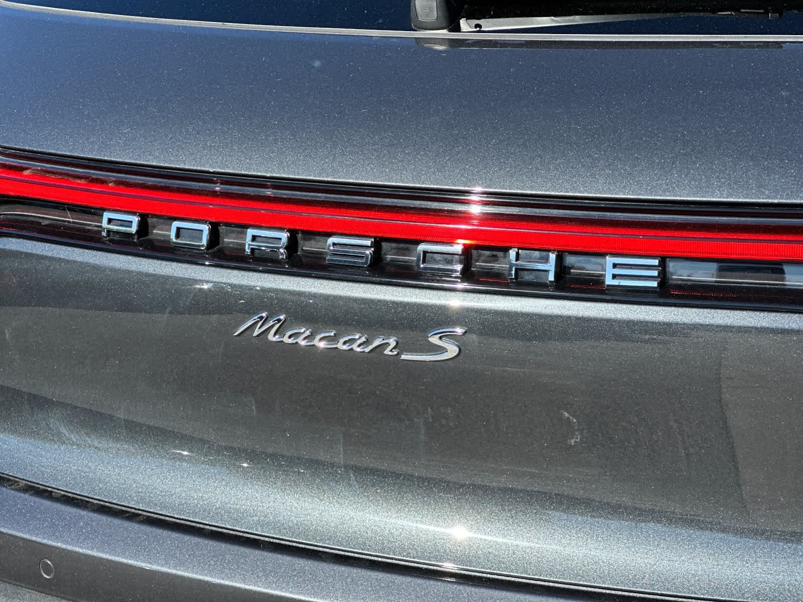 Thumbnail: 2025 Porsche Macan - 31