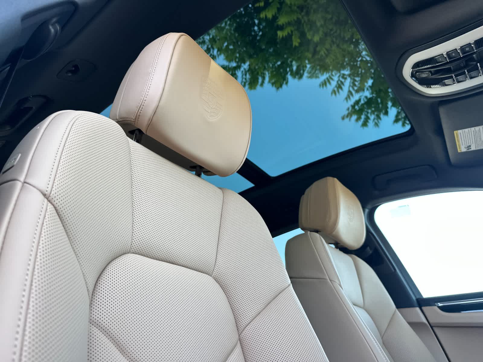 Thumbnail: 2026 Porsche Macan - 18