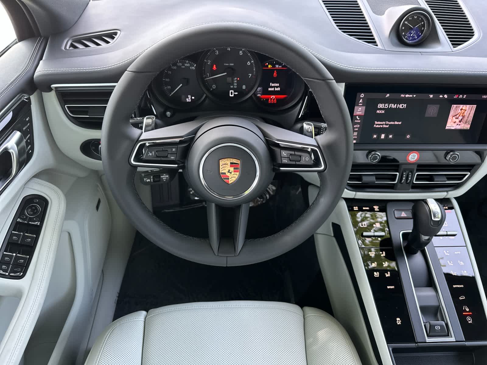 Thumbnail: 2026 Porsche Macan - 15