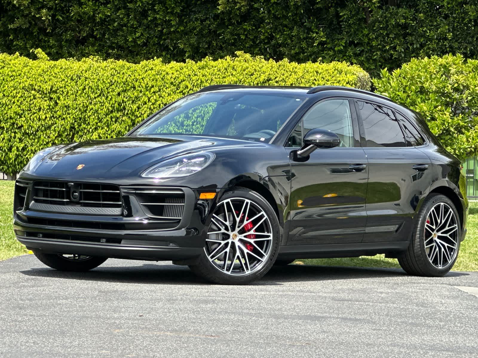 Thumbnail: 2026 Porsche Macan - 1