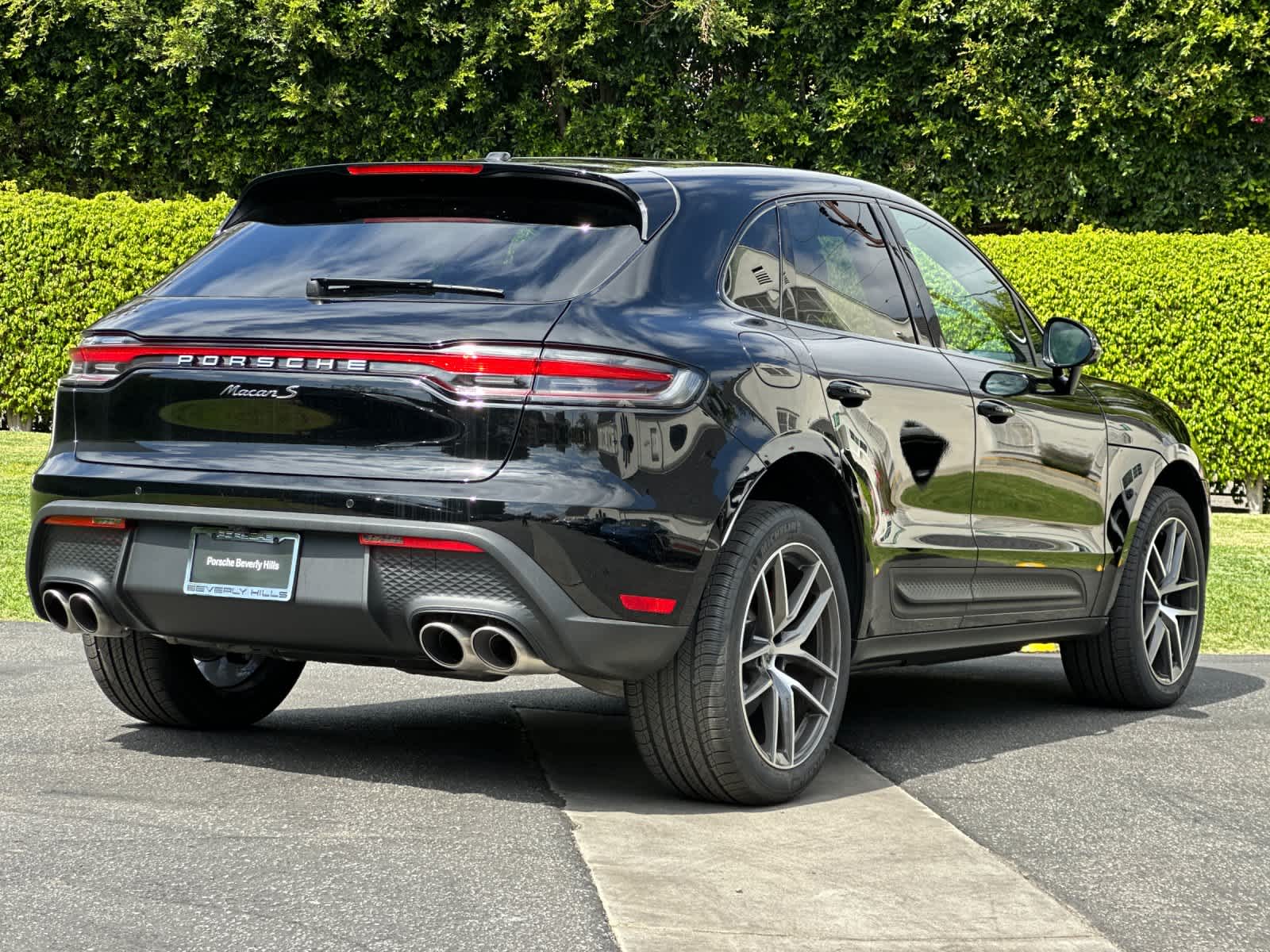 Thumbnail: 2026 Porsche Macan - 8