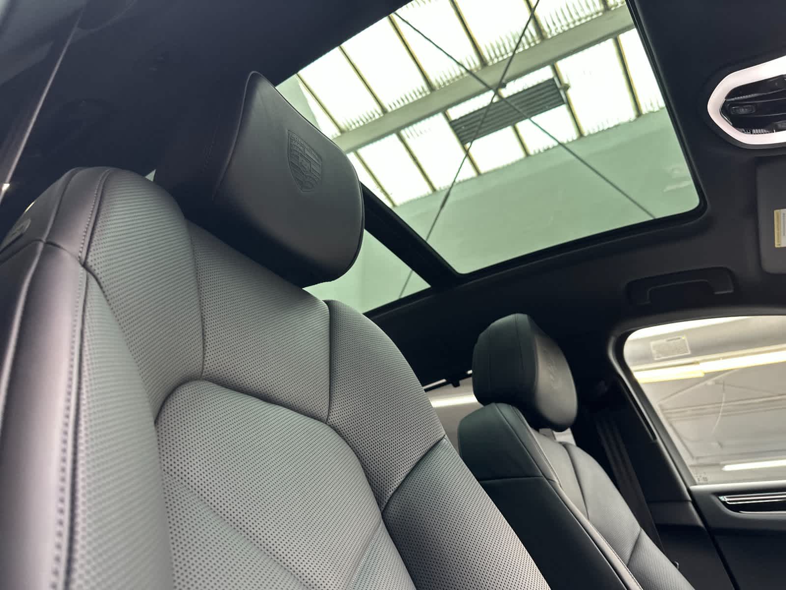 Thumbnail: 2026 Porsche Macan - 18