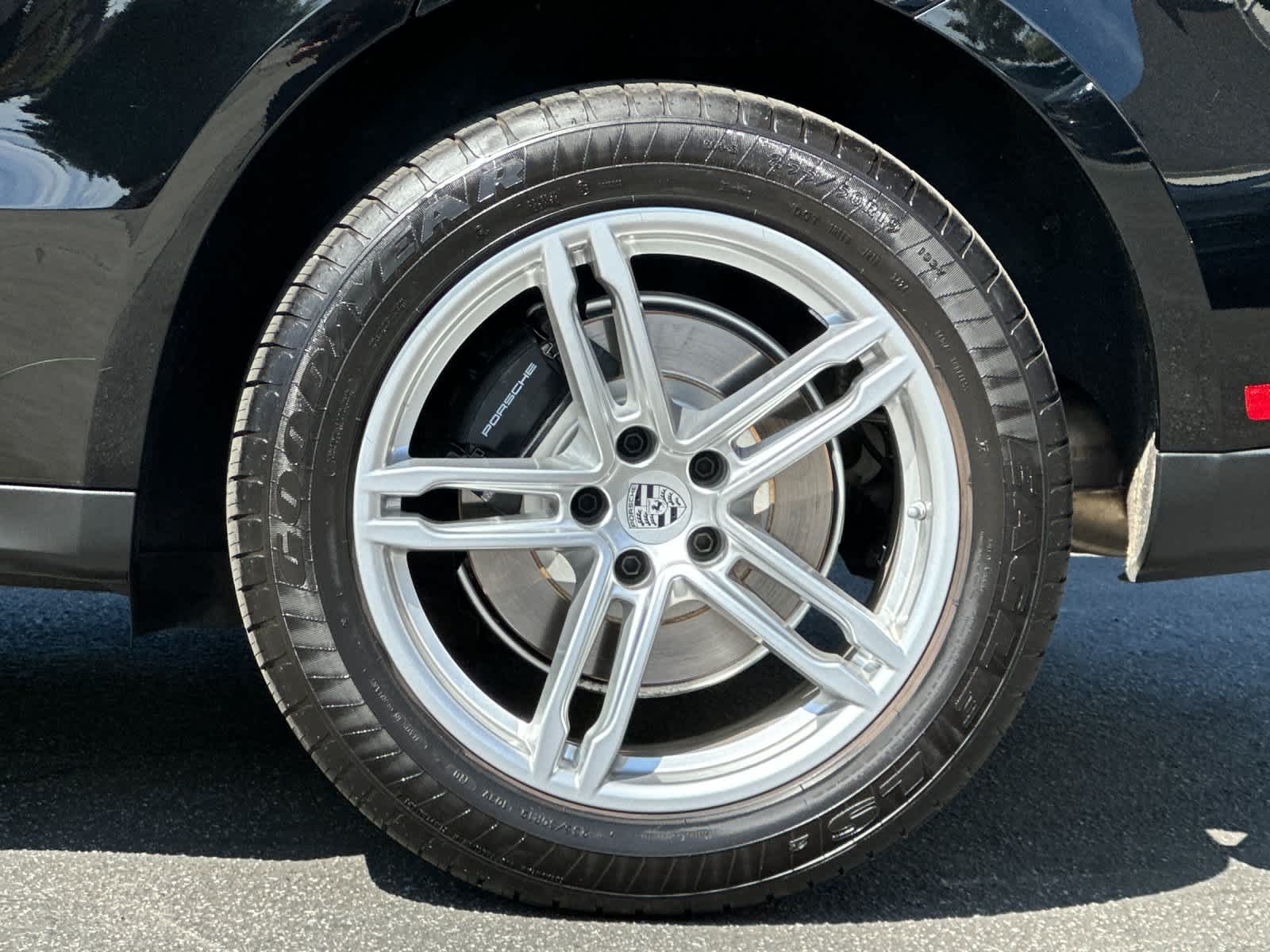 Thumbnail: 2025 Porsche Macan - 30