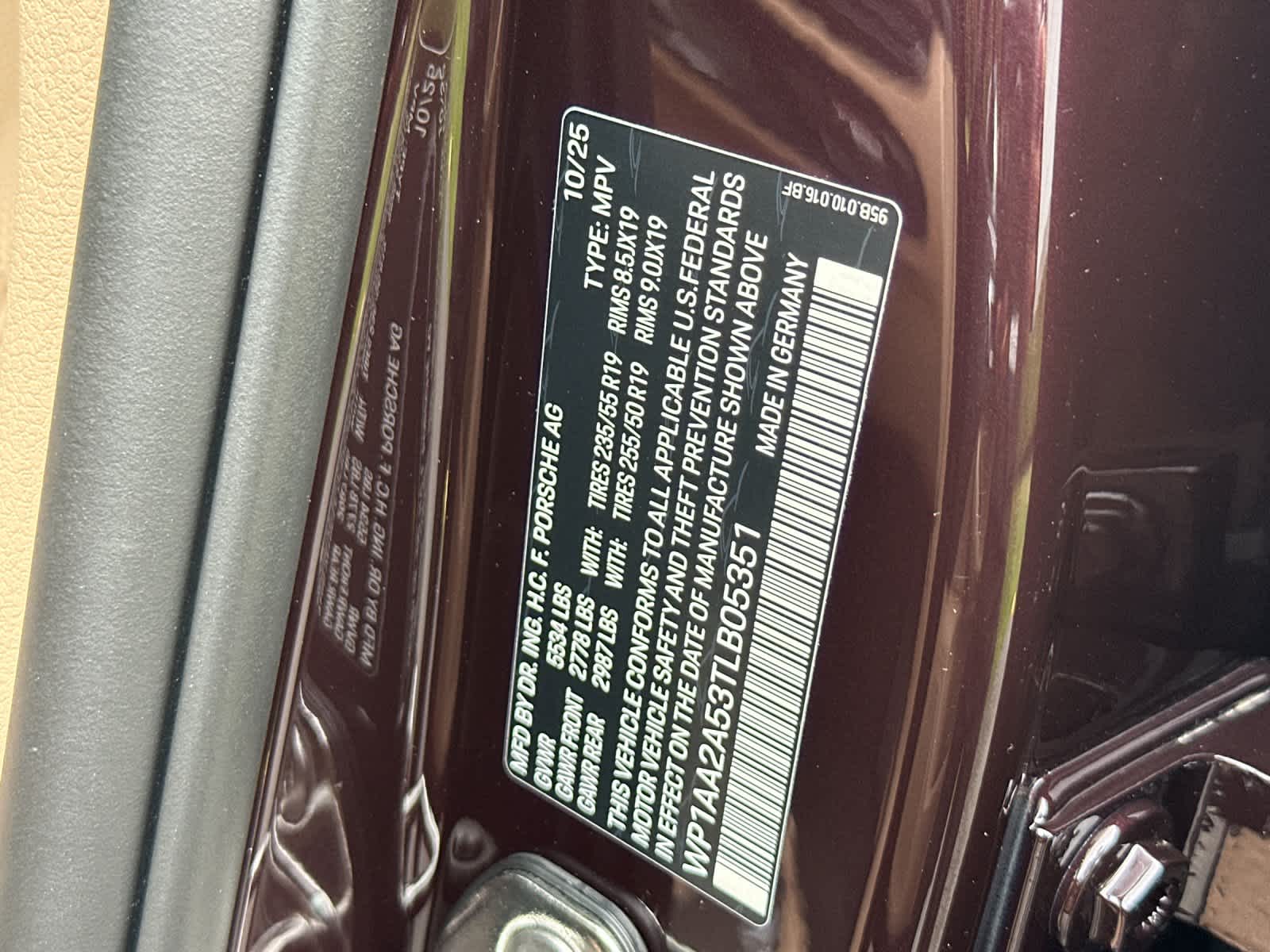 Thumbnail: 2026 Porsche Macan - 32