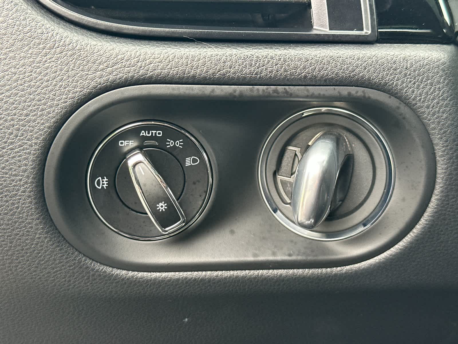 Thumbnail: 2025 Porsche Macan - 29