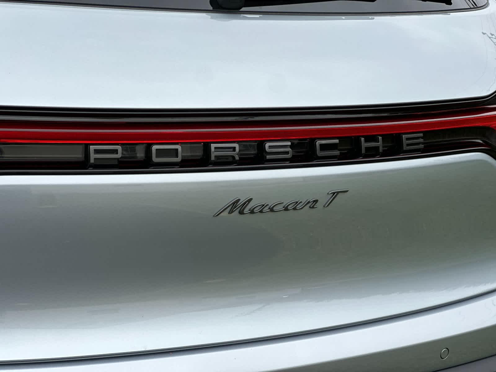 Thumbnail: 2026 Porsche Macan - 31