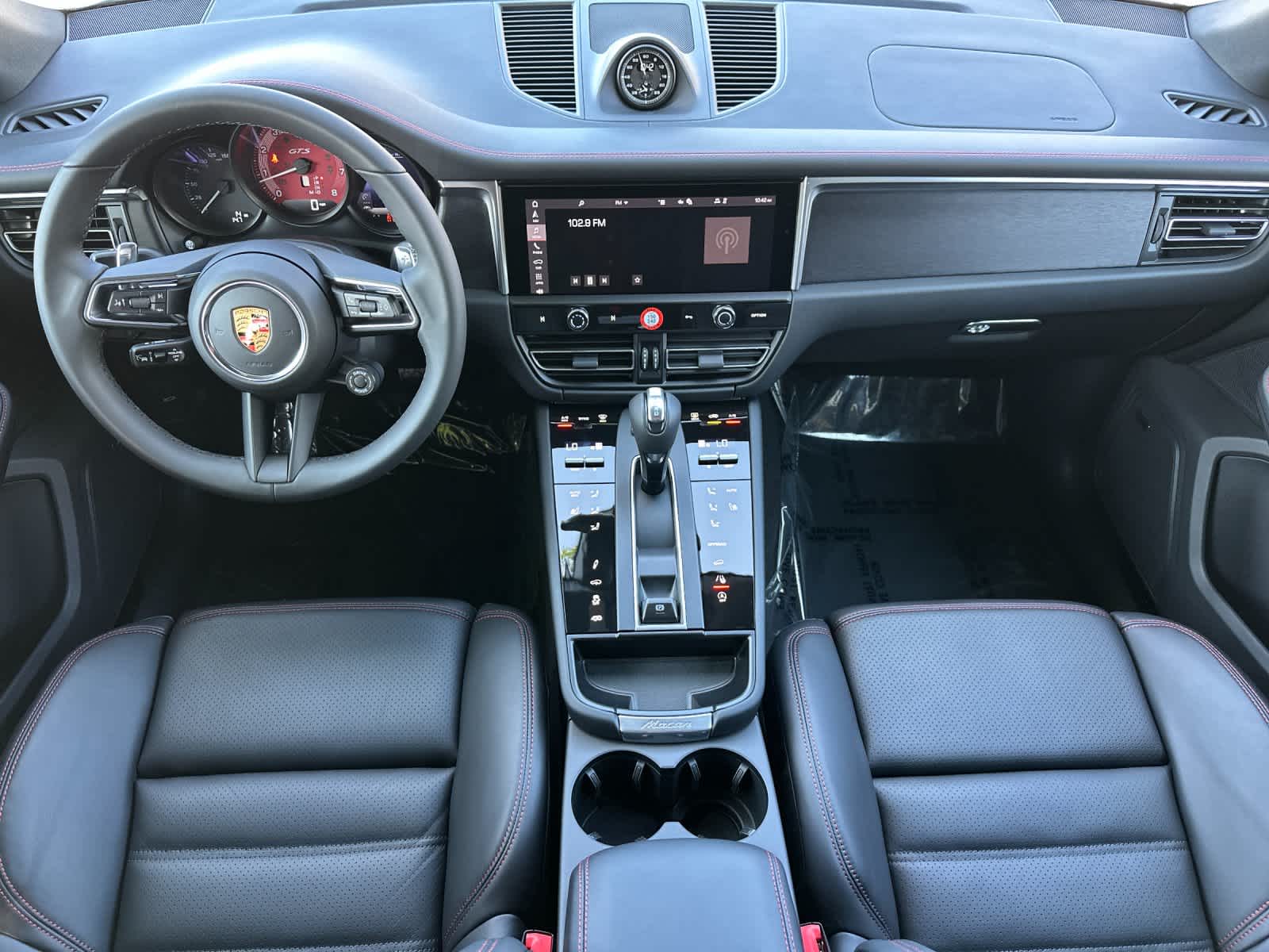 Thumbnail: 2026 Porsche Macan - 6