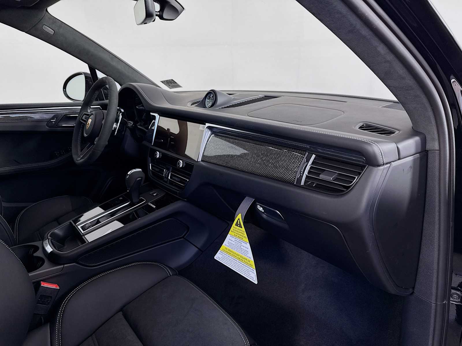 Thumbnail: 2025 Porsche Macan - 22