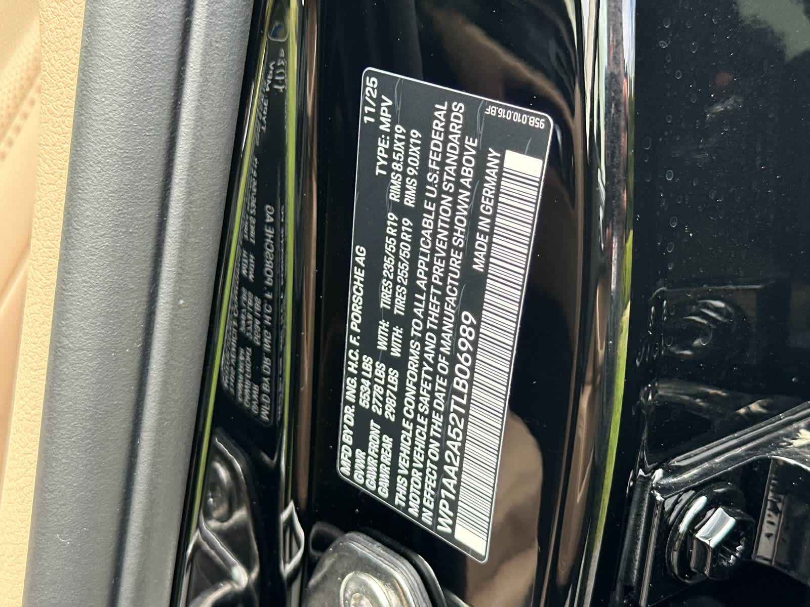 Thumbnail: 2026 Porsche Macan - 32