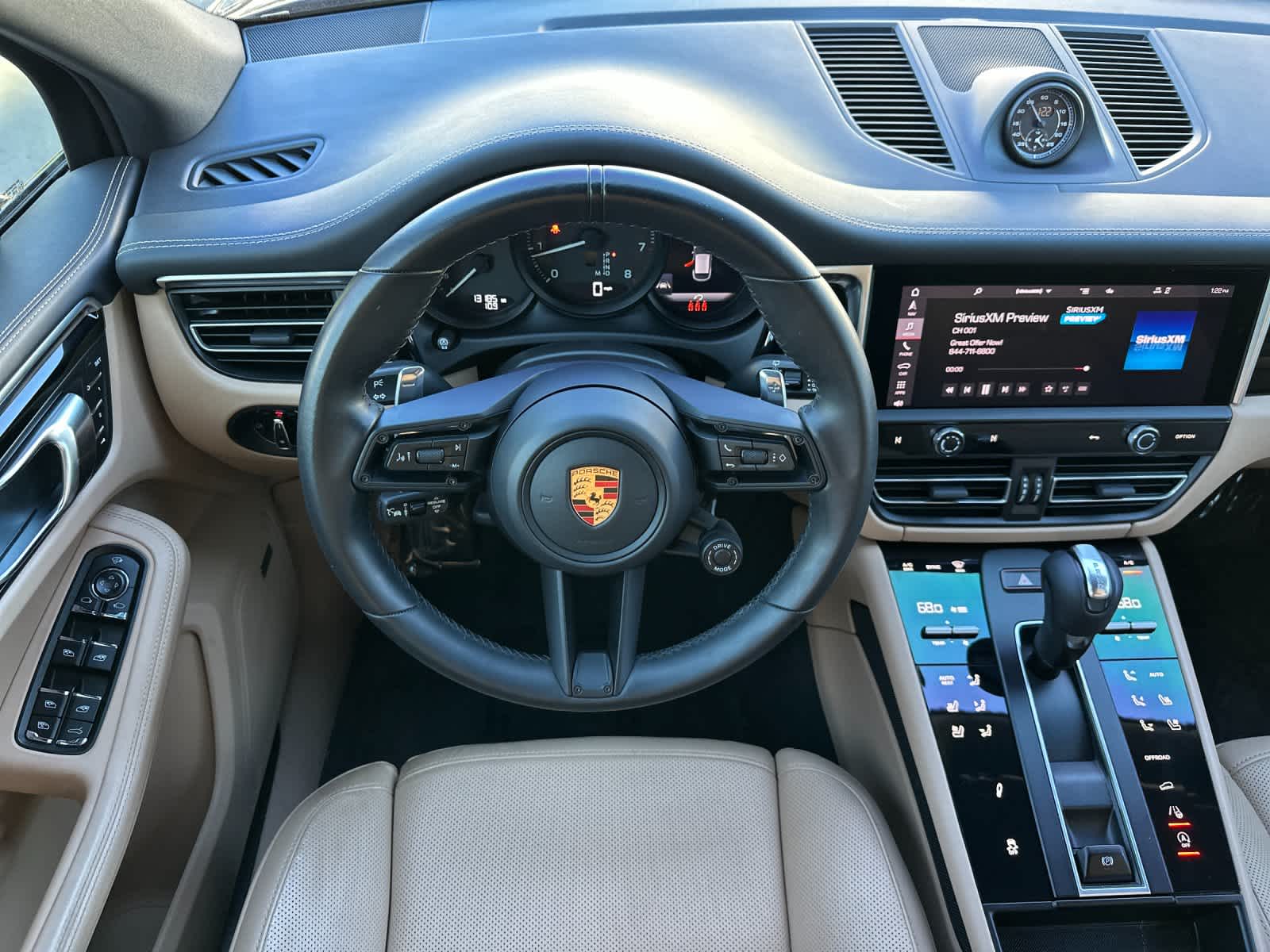 Thumbnail: 2023 Porsche Macan - 15