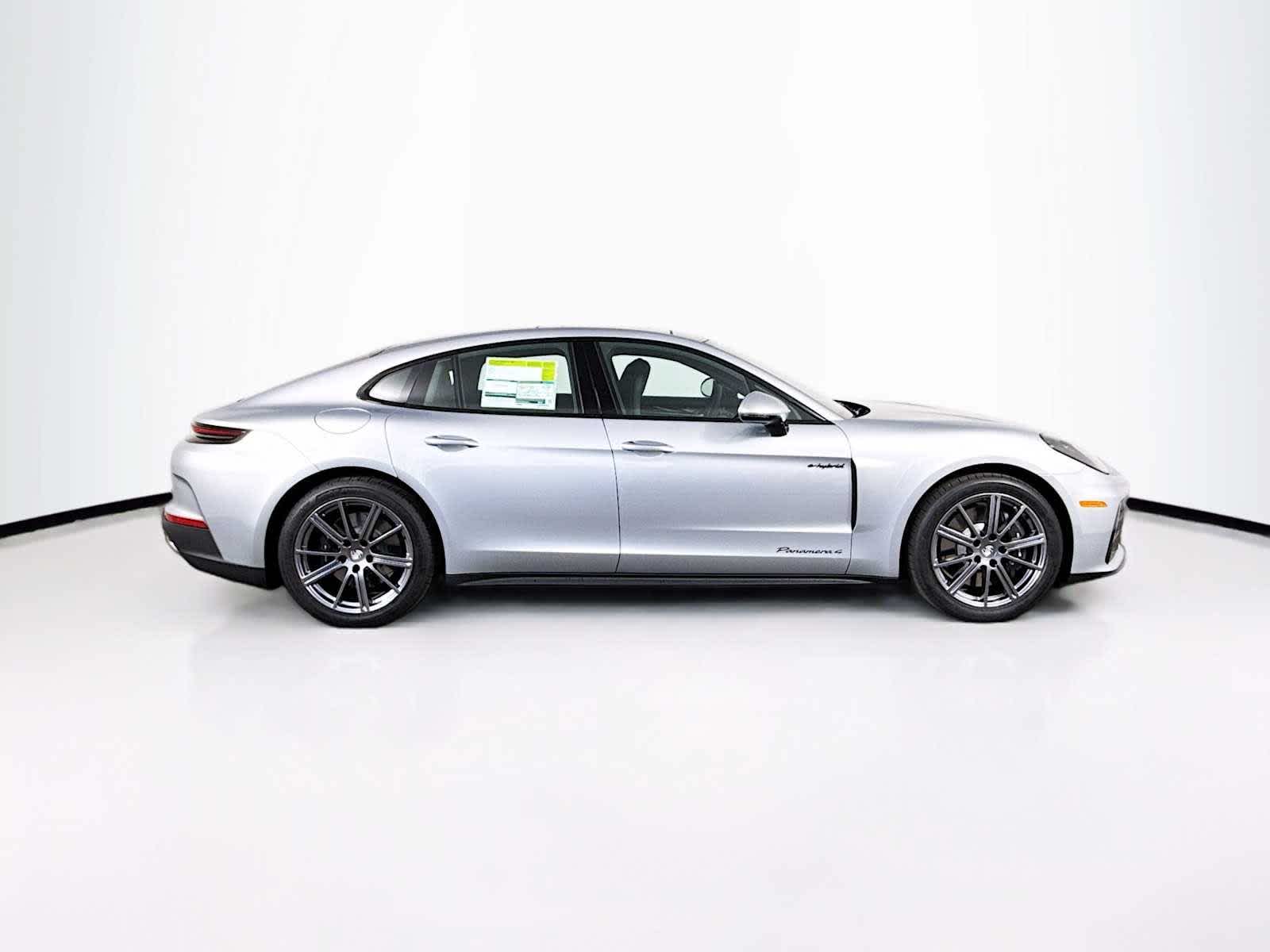 Thumbnail: 2026 Porsche Panamera - 8