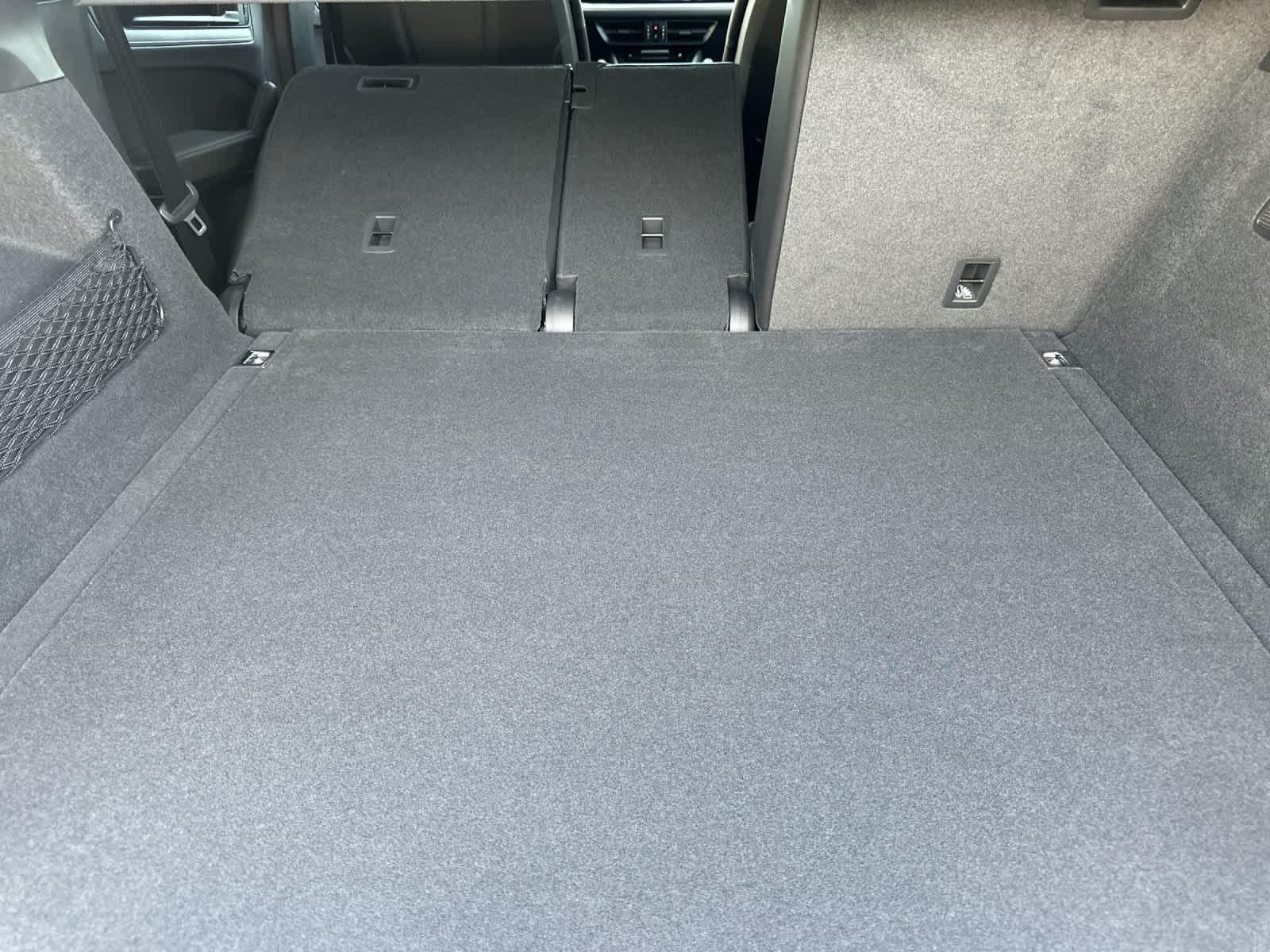 Thumbnail: 2026 Porsche Cayenne - 16