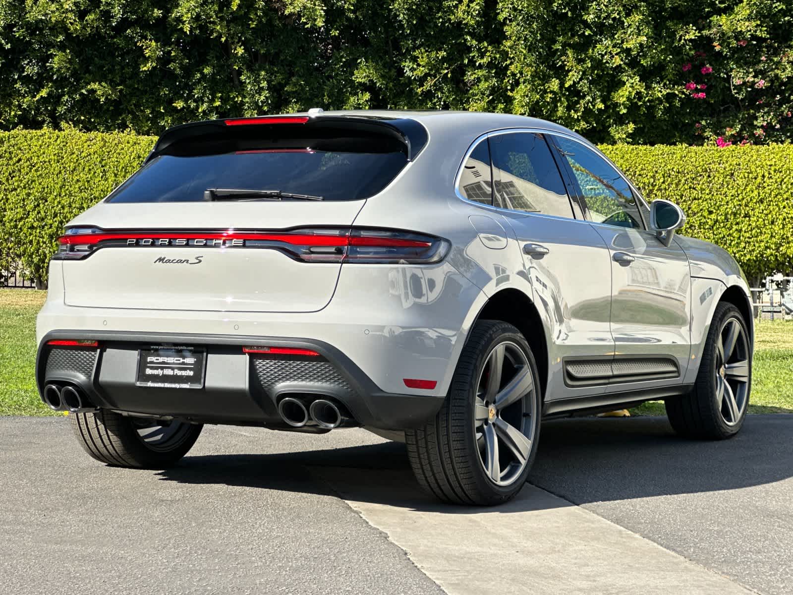 Thumbnail: 2026 Porsche Macan - 8