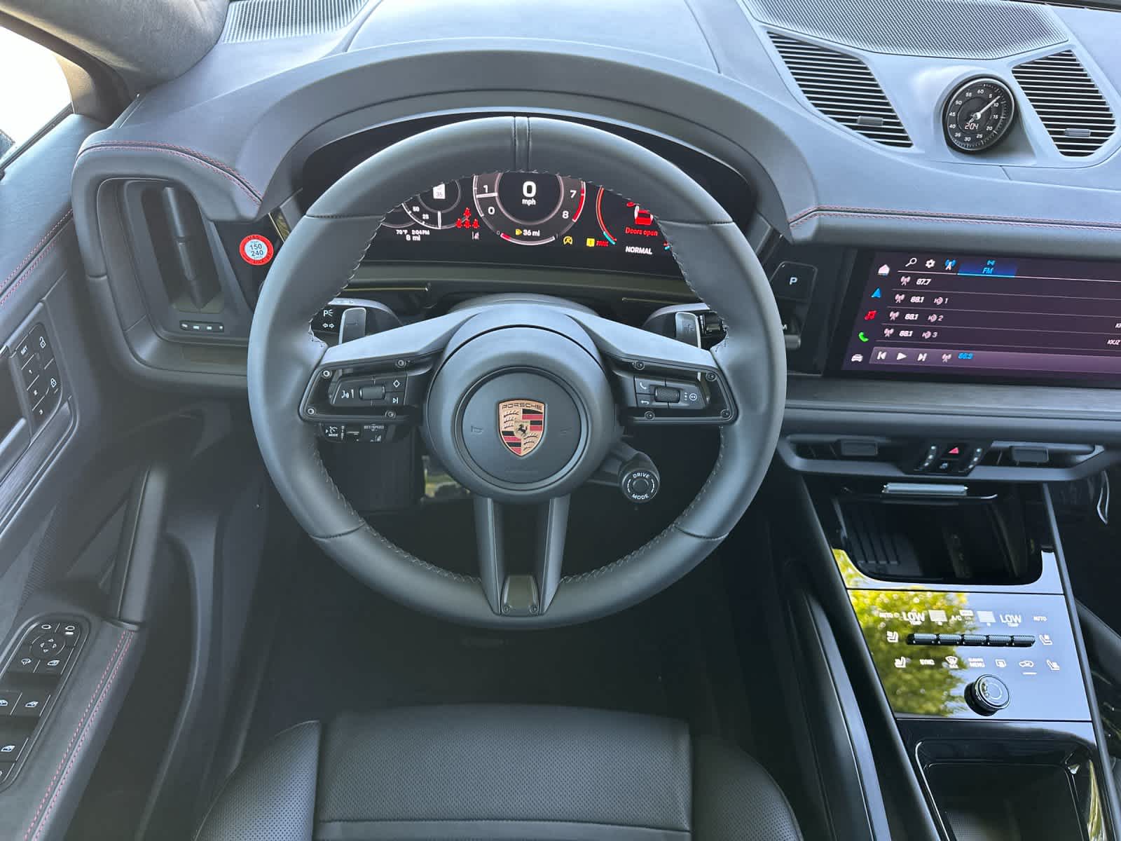 Thumbnail: 2026 Porsche Cayenne - 15
