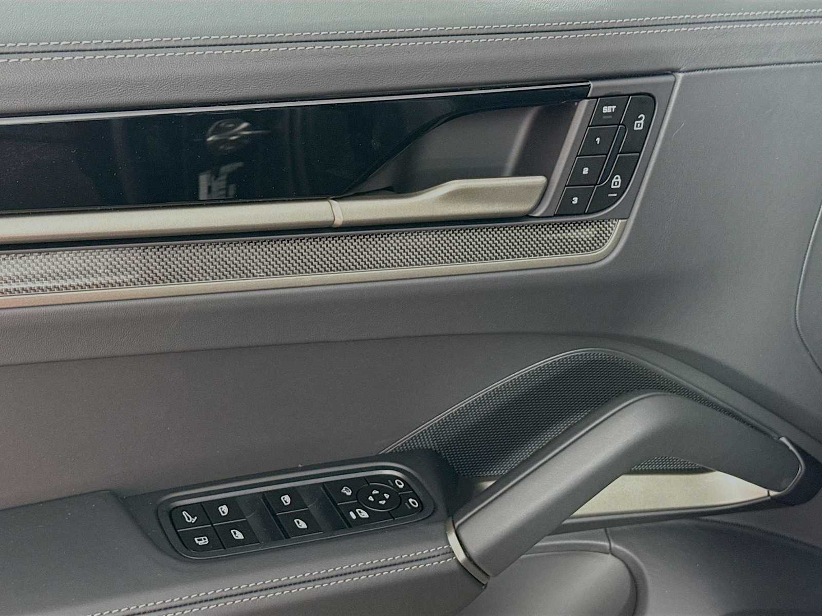 Thumbnail: 2026 Porsche Cayenne - 14