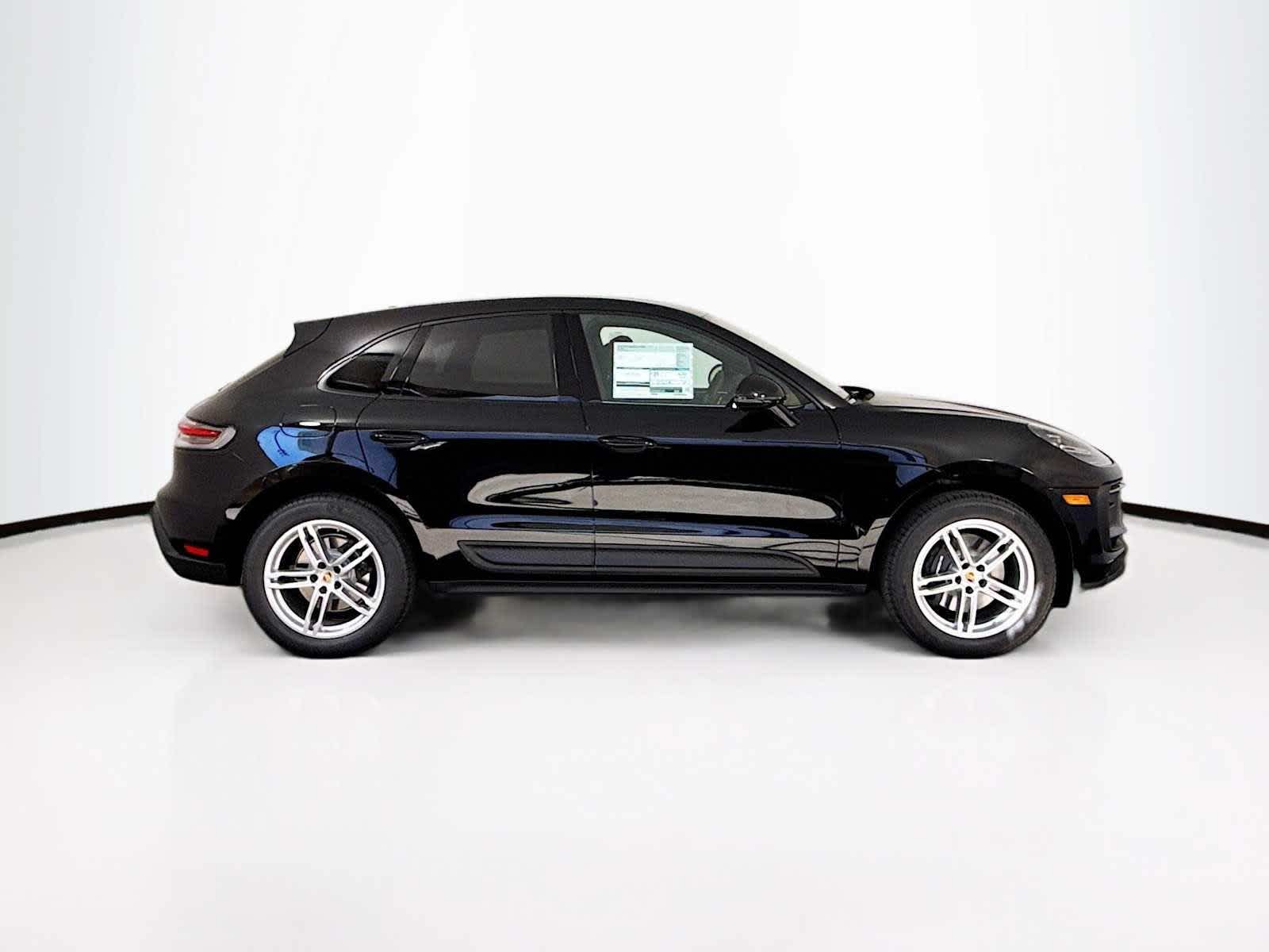Thumbnail: 2026 Porsche Macan - 8