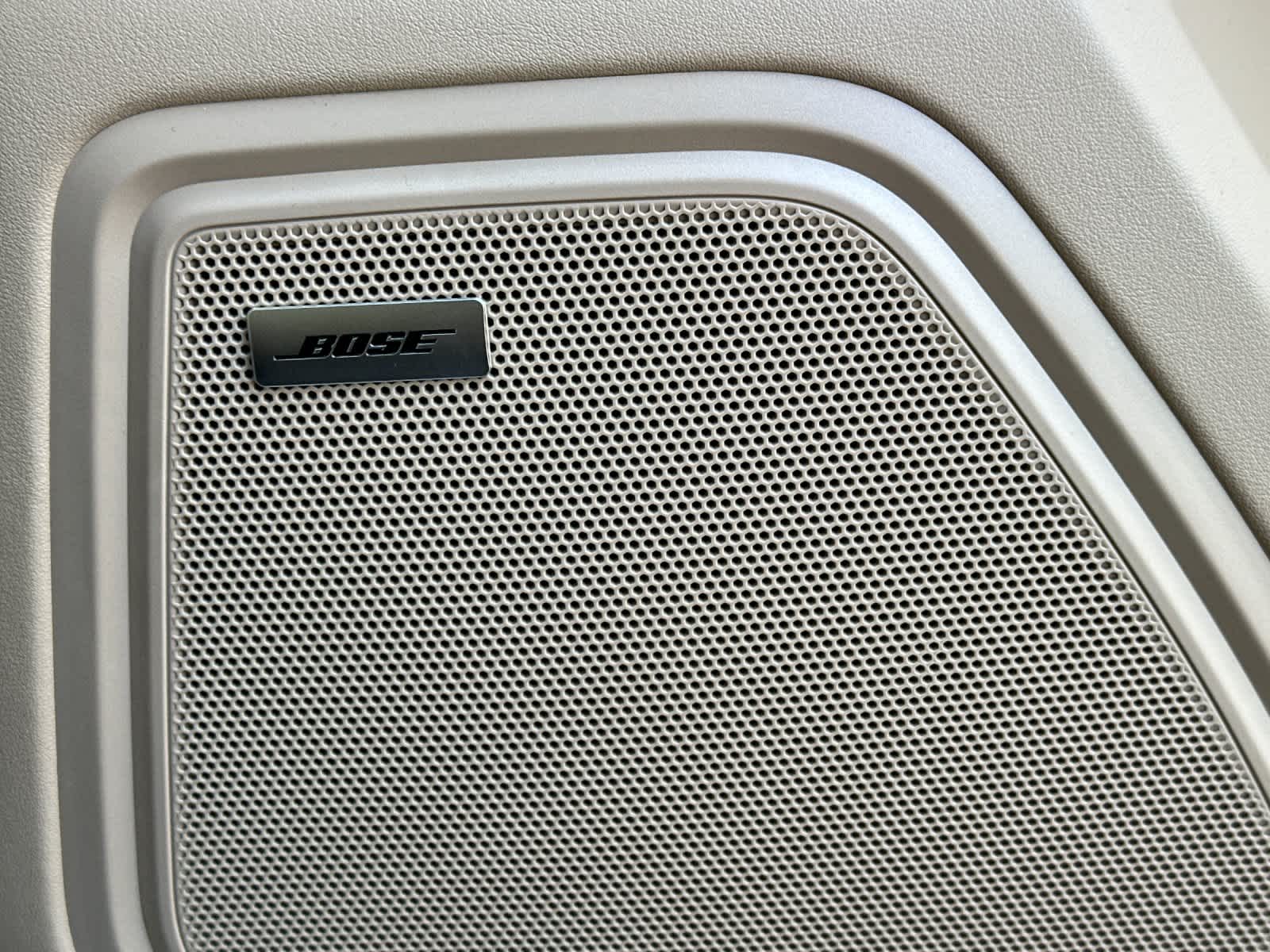 Thumbnail: 2026 Porsche Macan - 20