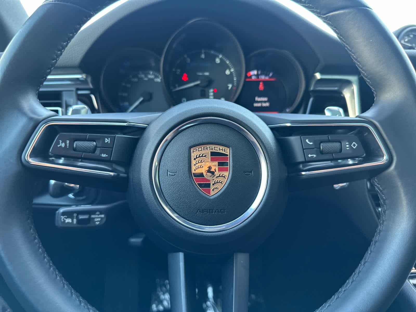 Thumbnail: 2025 Porsche Macan - 24