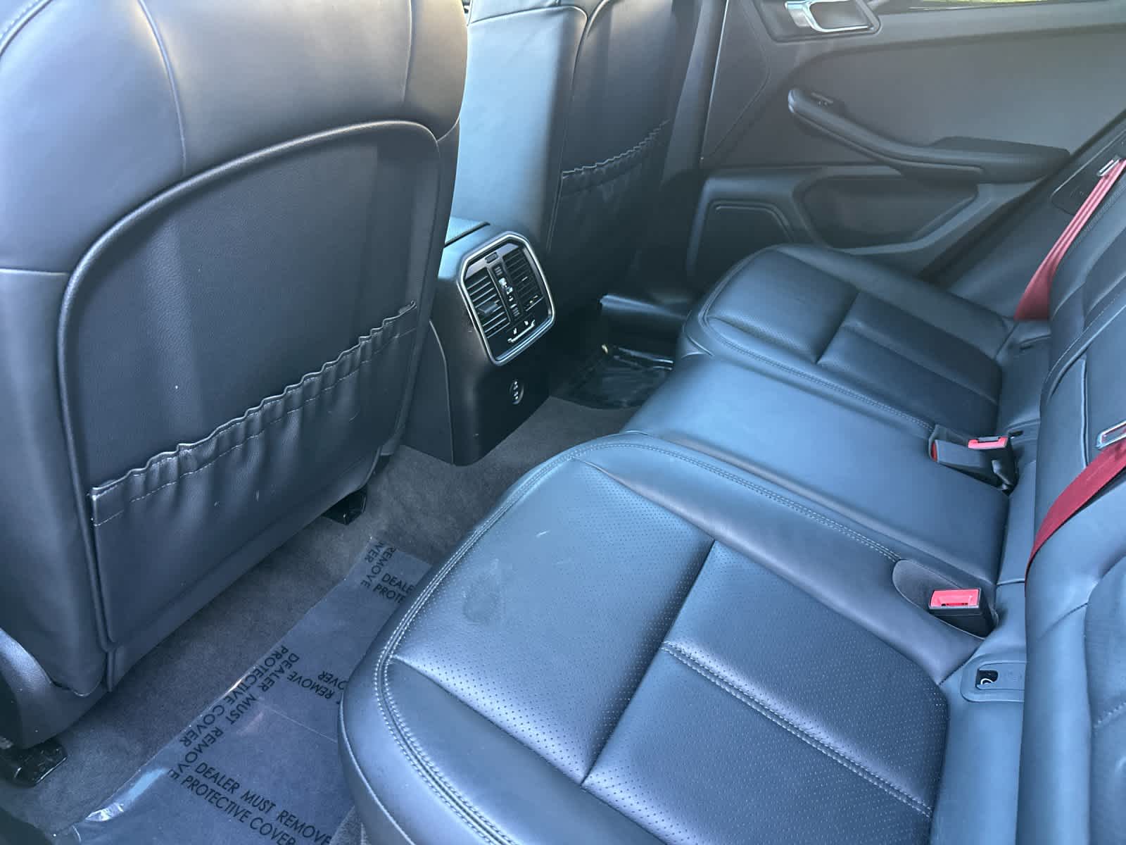 Thumbnail: 2023 Porsche Macan - 13